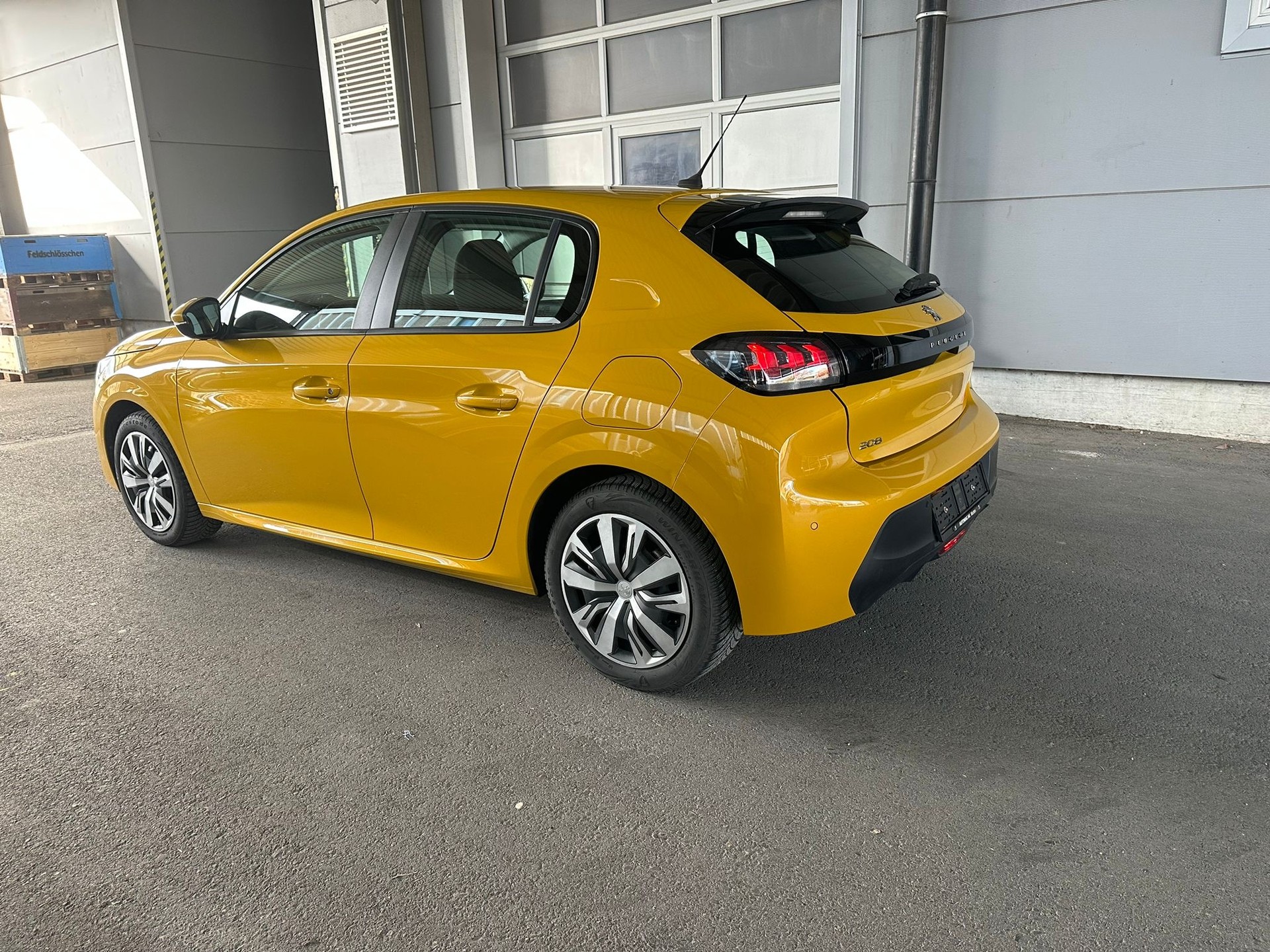 PEUGEOT 208 1.2 PureTech Allure Pack-image-2