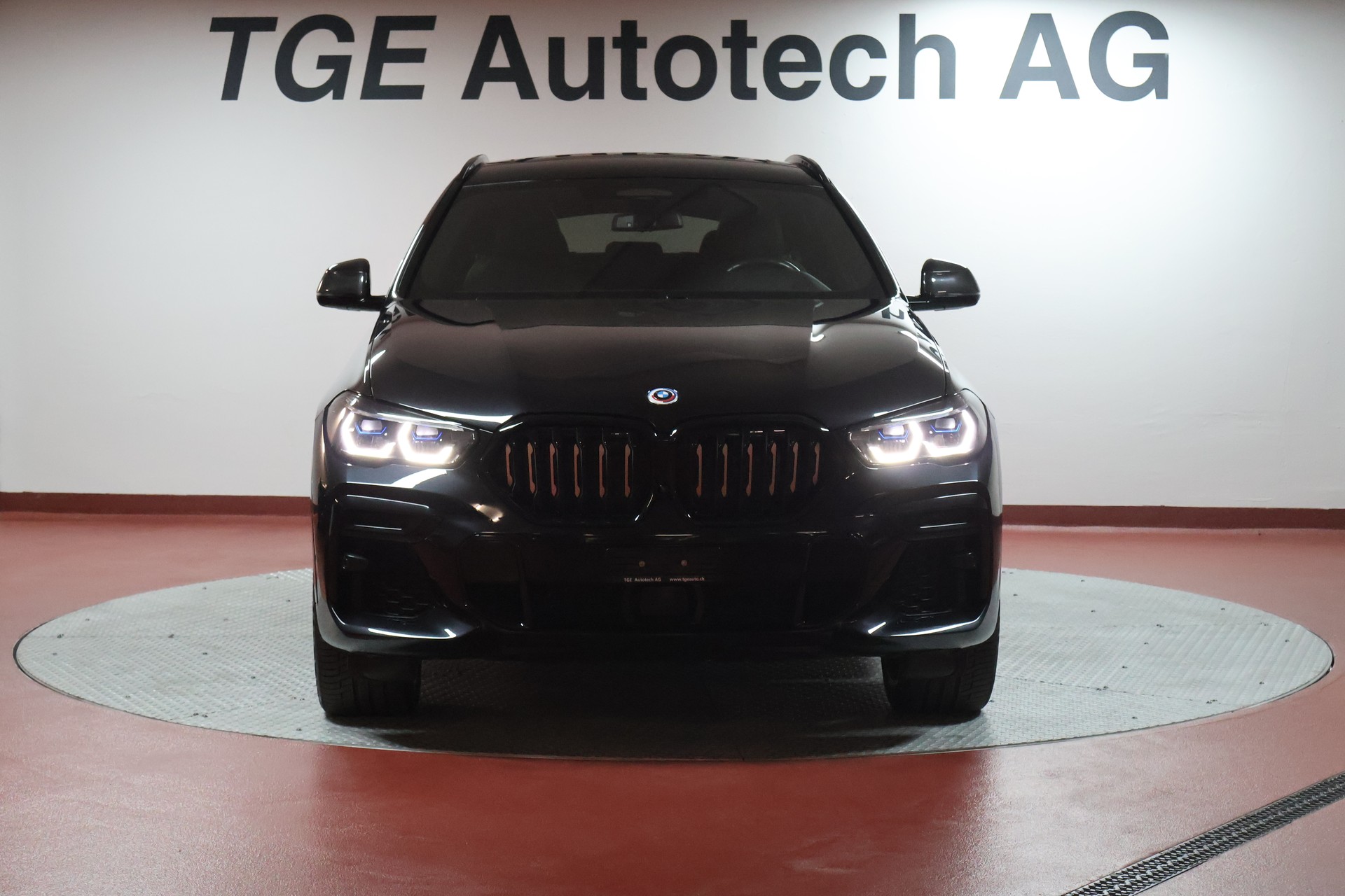 BMW X6 xDrive 48V 40d Steptronic M Sport-showroom-element-1