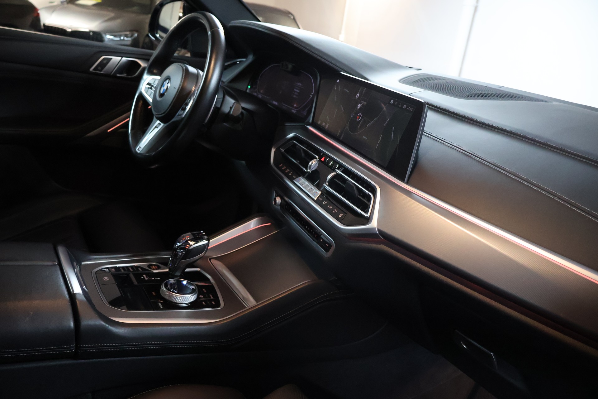 BMW X6 xDrive 48V 40d Steptronic M Sport-image-12