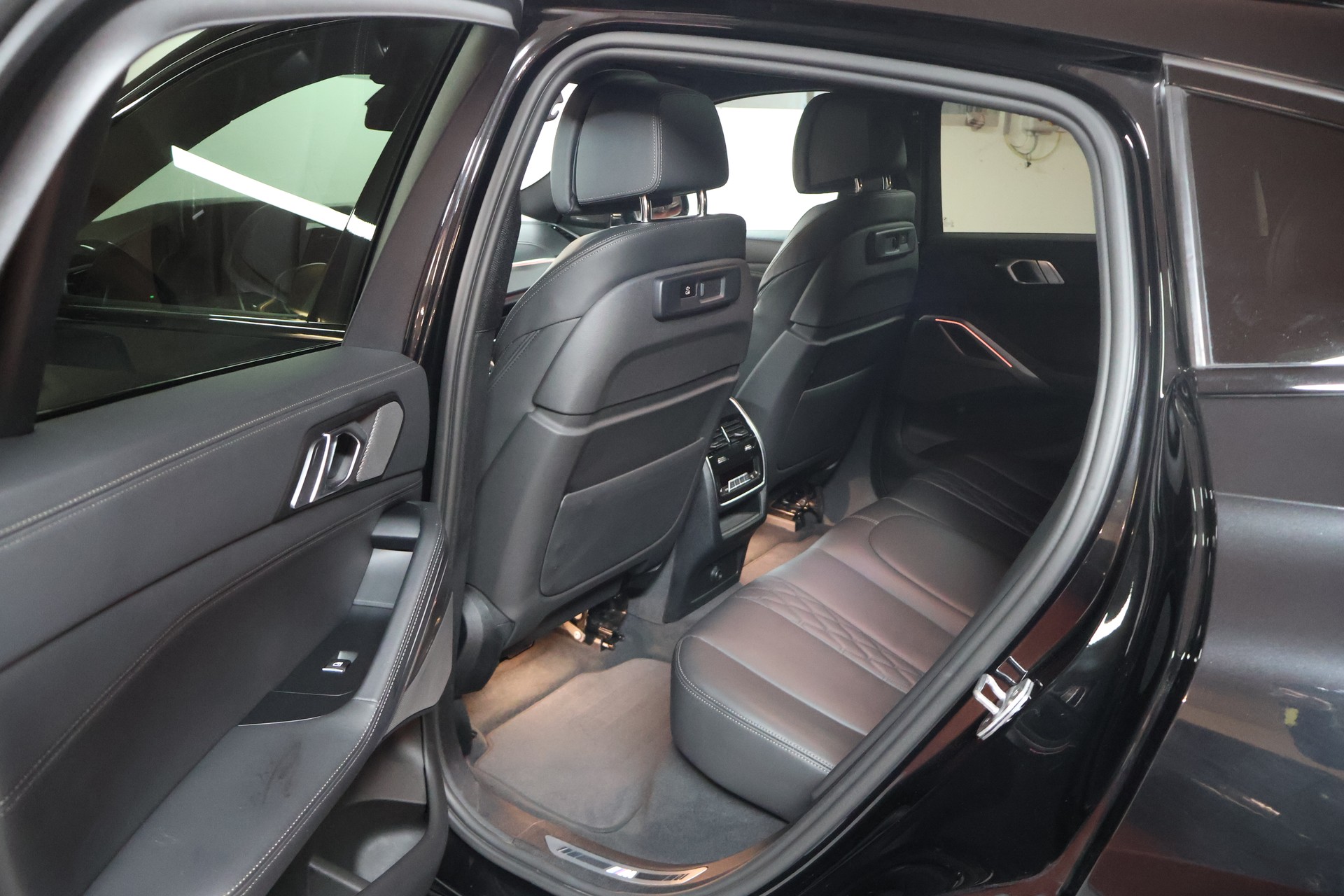 BMW X6 xDrive 48V 40d Steptronic M Sport-image-17