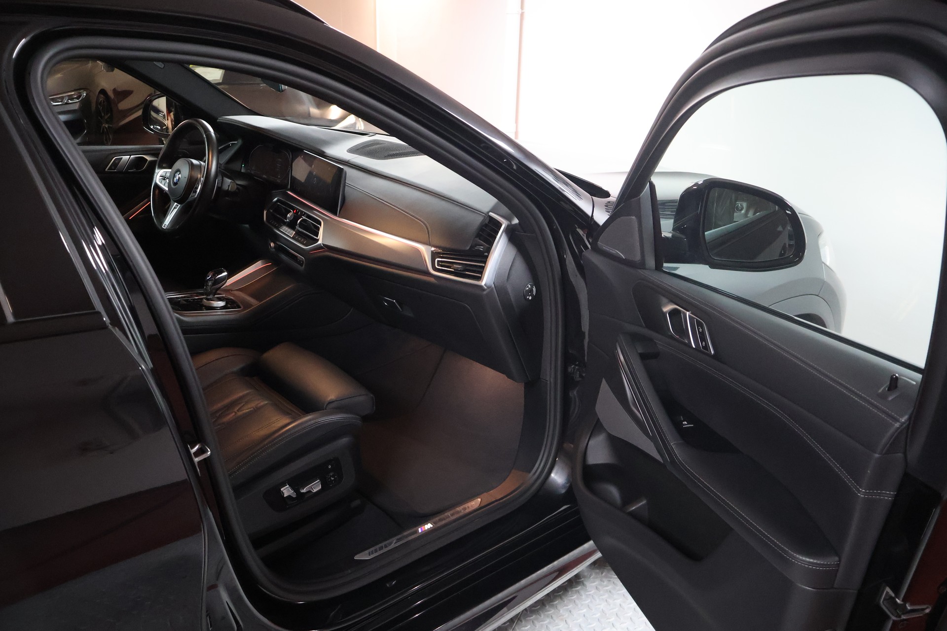 BMW X6 xDrive 48V 40d Steptronic M Sport-image-15