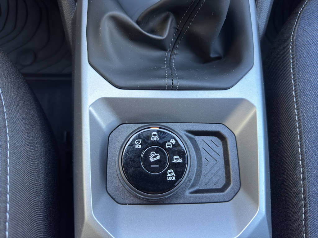 DACIA Duster 1.2 TCe Journey 4WD-image-16