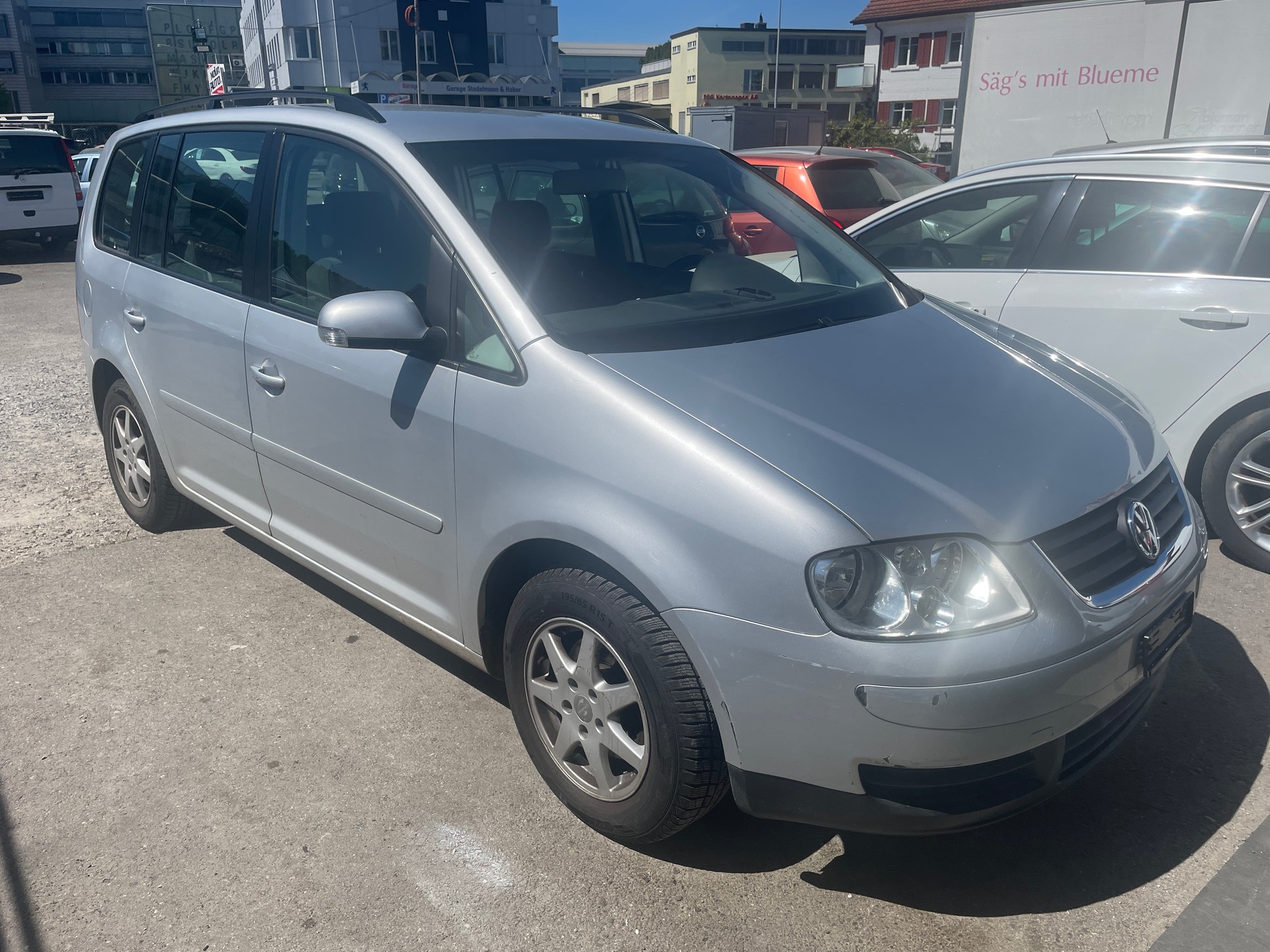 VW Touran 2.0 TDI Trendline-image-2