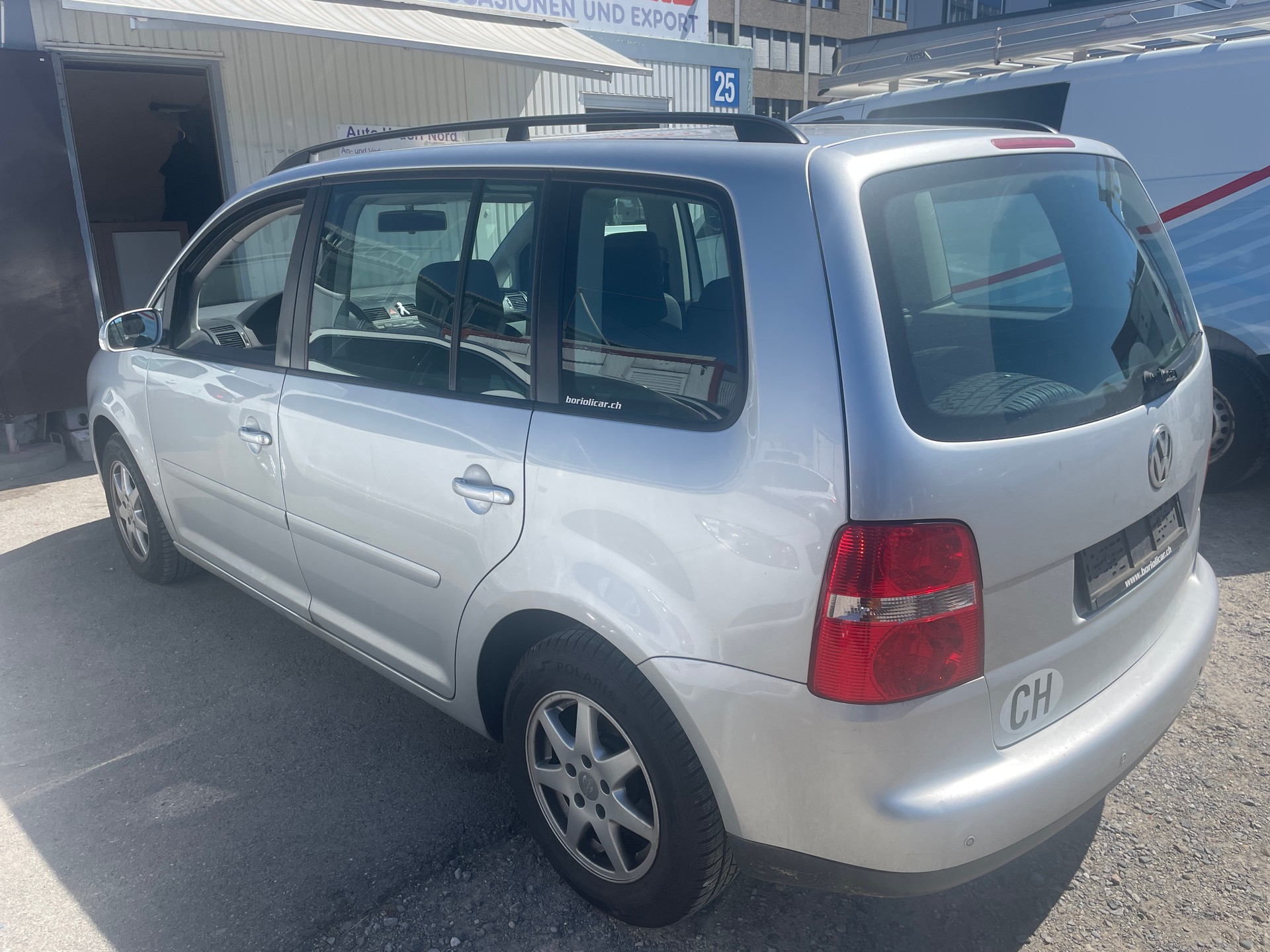 VW Touran 2.0 TDI Trendline-image-4