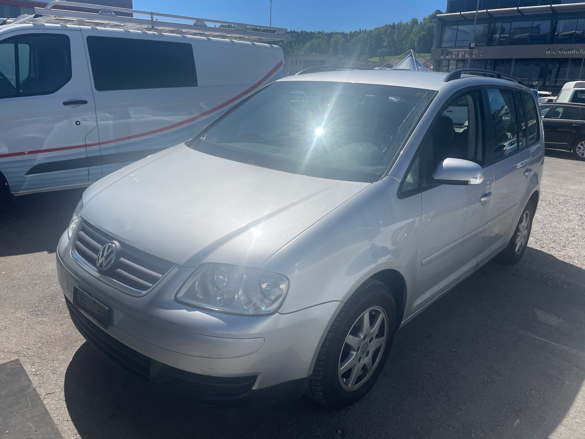VW Touran 2.0 TDI Trendline-image-1