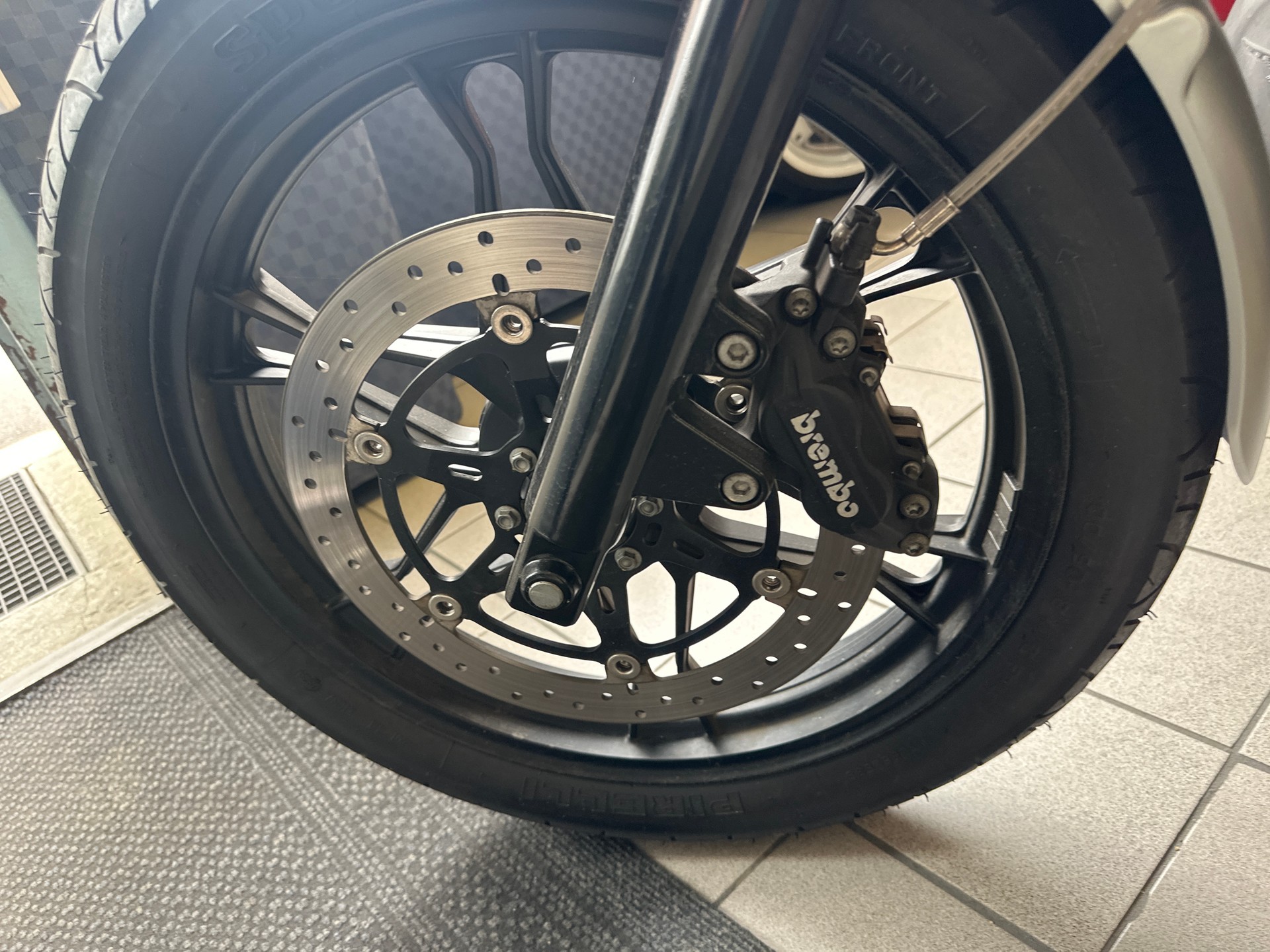 MOTO GUZZI V7-image-5