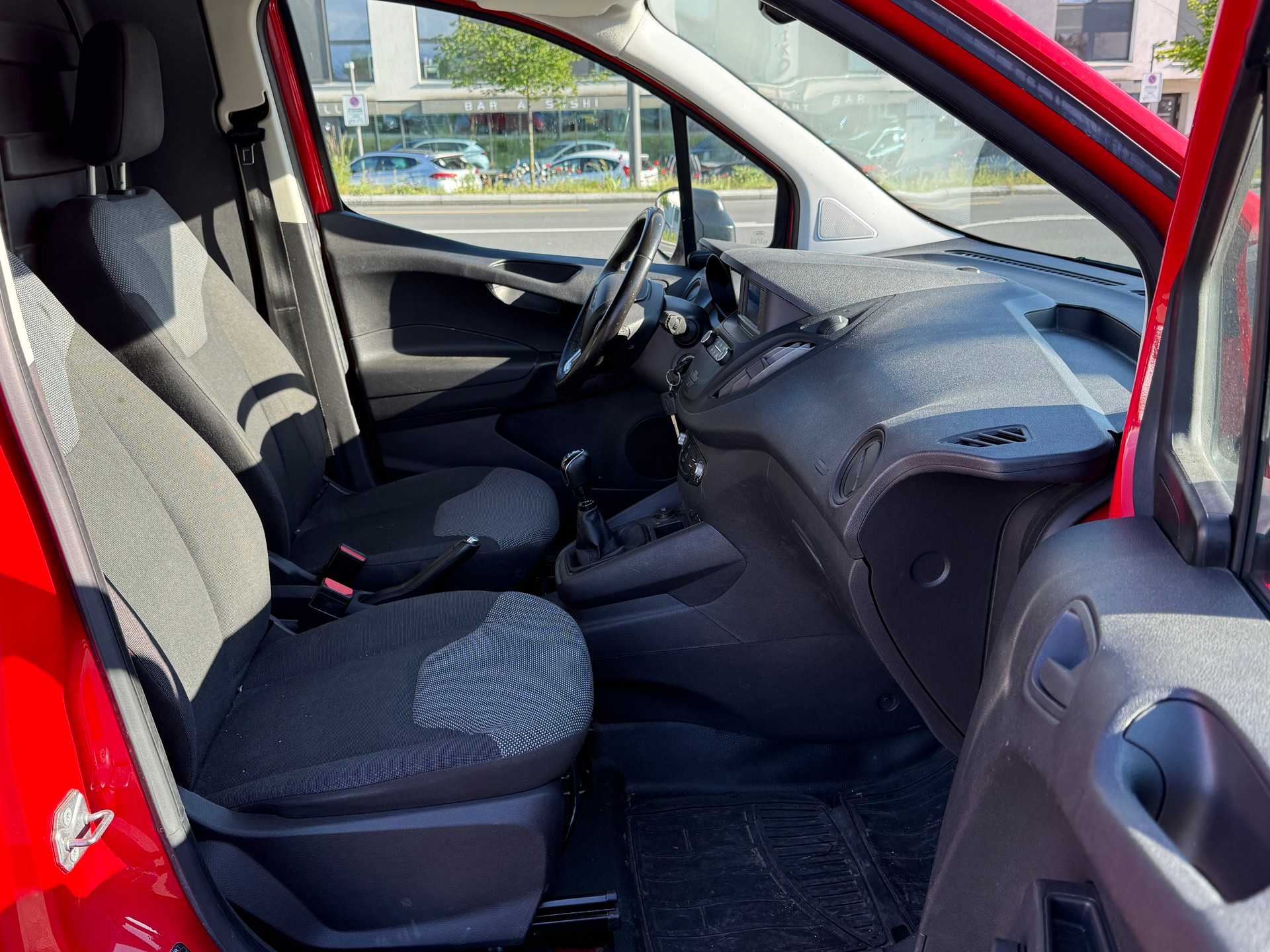 FORD Transit Courier Van 1.0 EcoBoost - Voiture de Livraison - Carrosserie Tôlée 2 Places - Expertisé 28.02.2025 - Grand Service OK-image-15