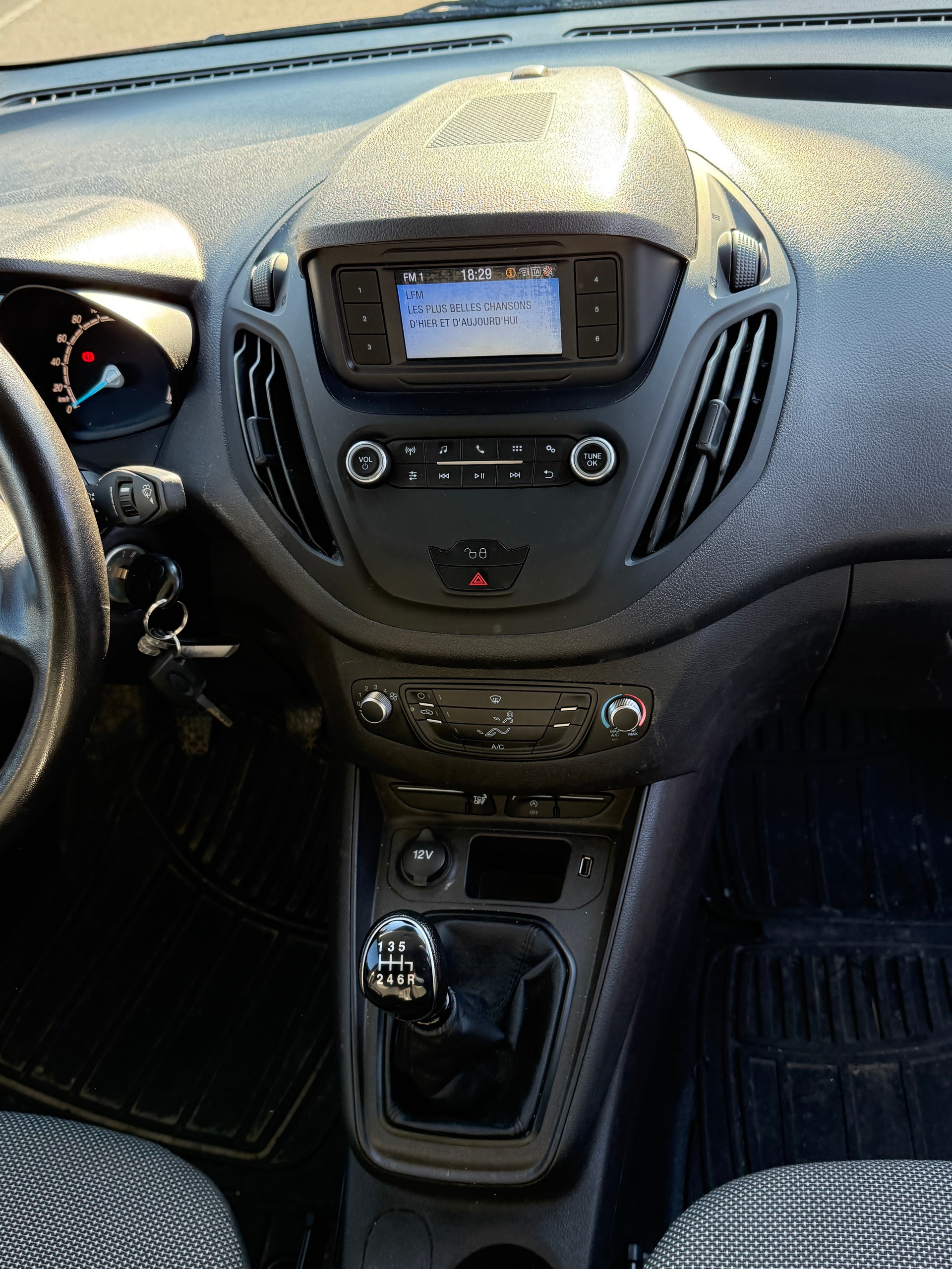 FORD Transit Courier Van 1.0 EcoBoost - Voiture de Livraison - Carrosserie Tôlée 2 Places - Expertisé 28.02.2025 - Grand Service OK-image-26