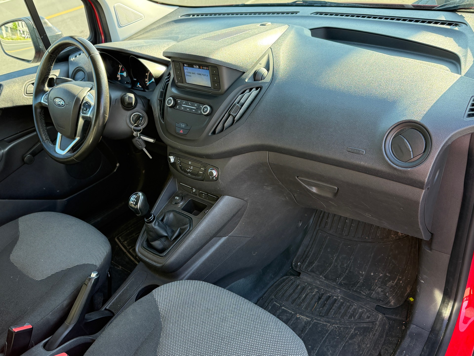FORD Transit Courier Van 1.0 EcoBoost - Voiture de Livraison - Carrosserie Tôlée 2 Places - Expertisé 28.02.2025 - Grand Service OK-image-14