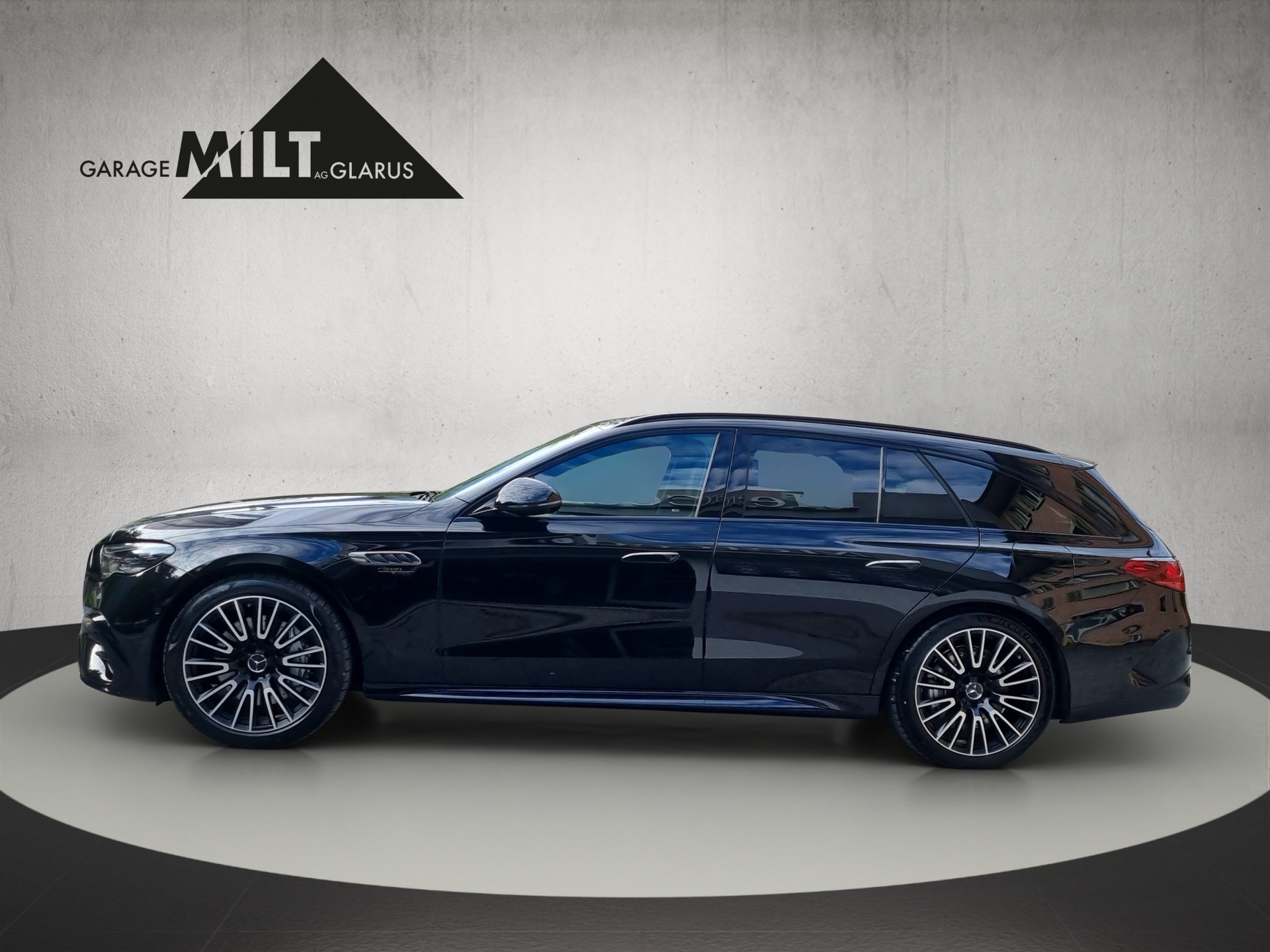 MERCEDES-BENZ E 53 Hybrid AMG 4matic+ Kombi-showroom-element-2