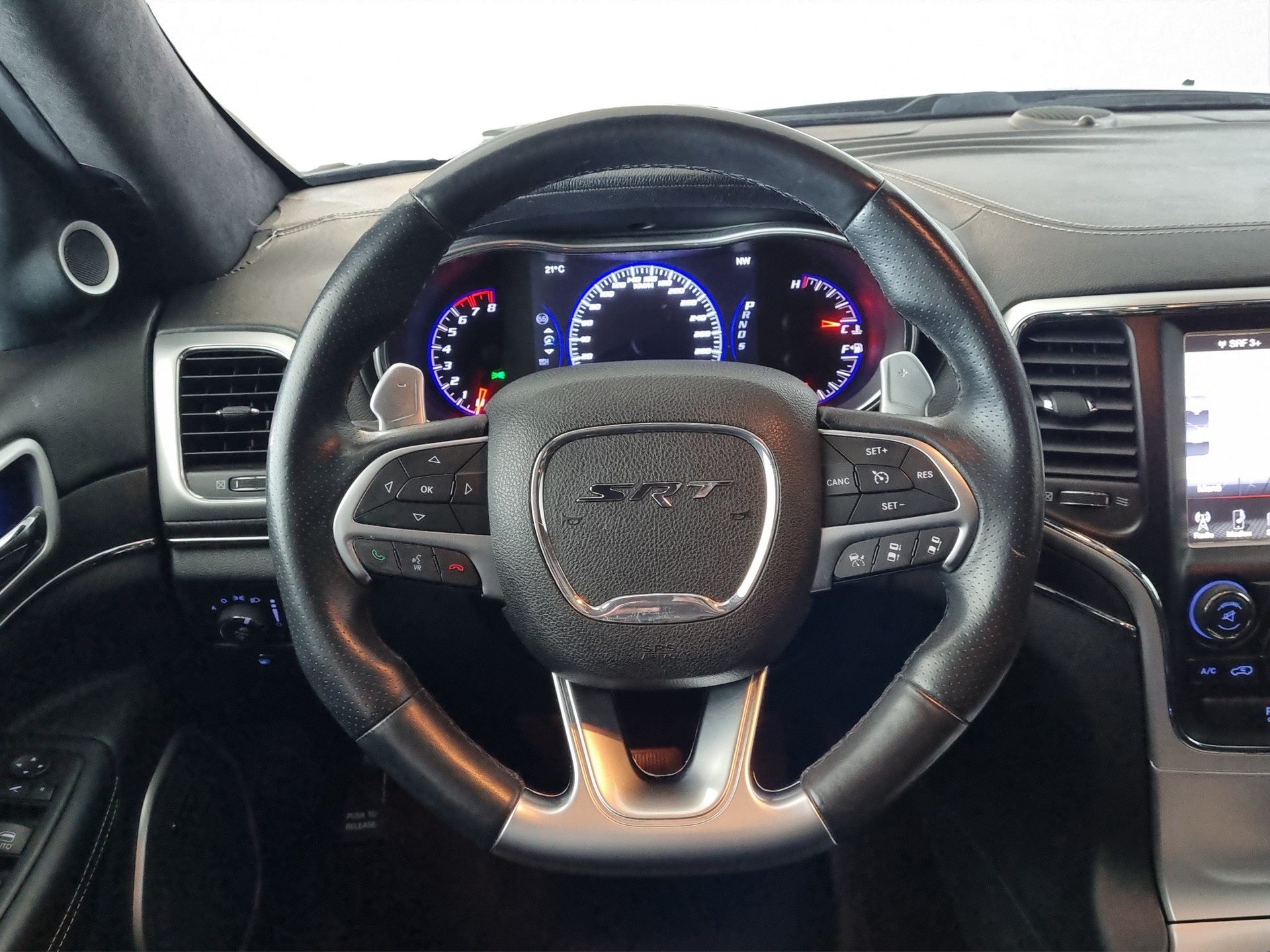 JEEP Grand Cherokee 6.4 V8 HEMI SRT8-image-8