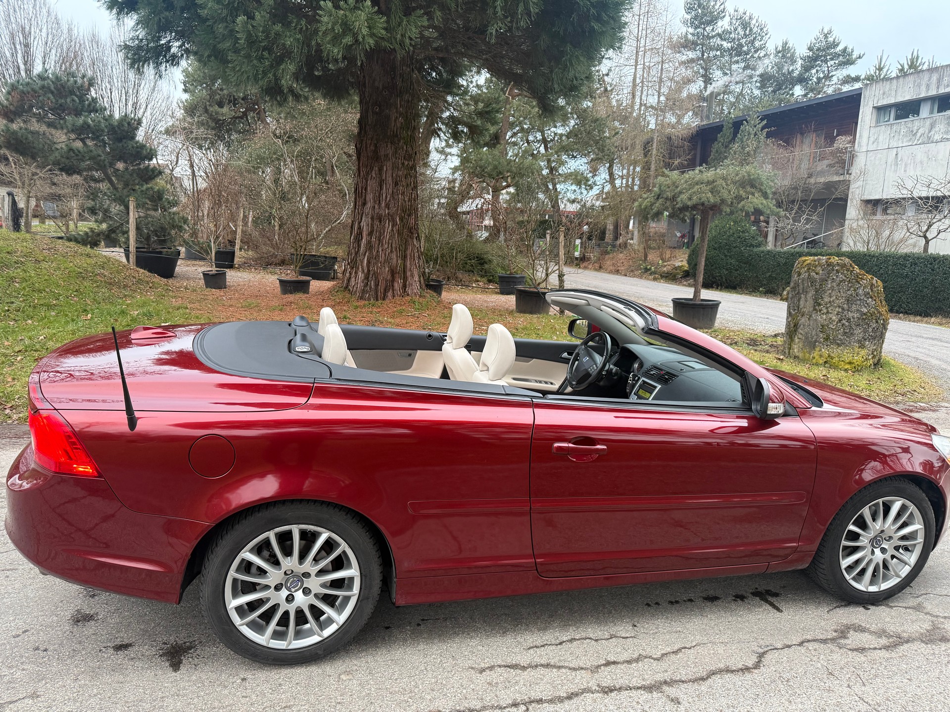 VOLVO C70 D3 Momentum Geartronic-image-11