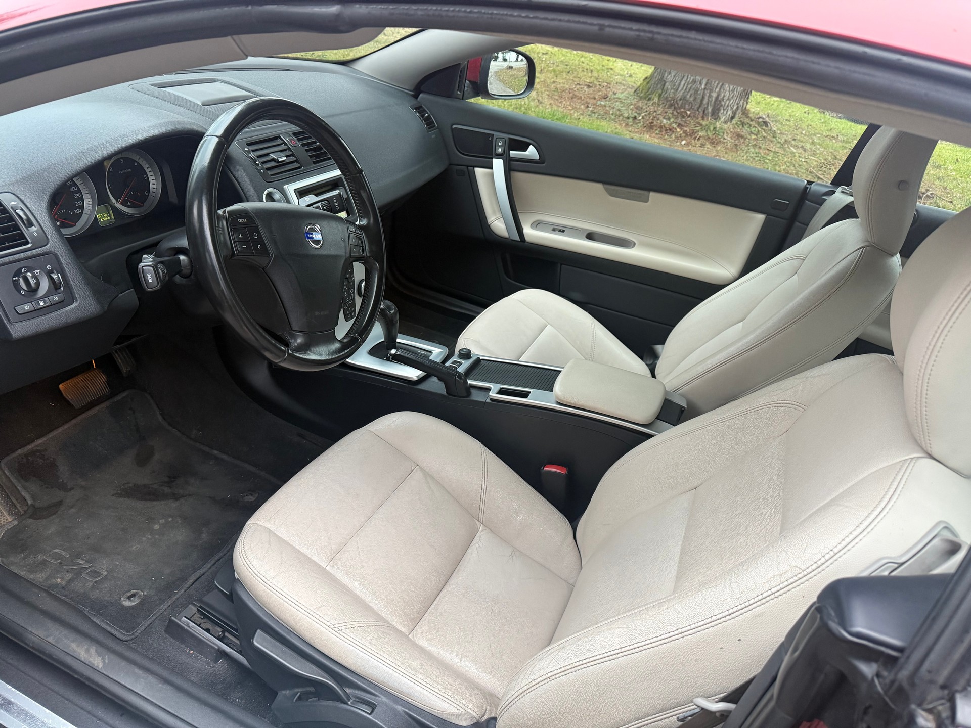 VOLVO C70 D3 Momentum Geartronic-image-13