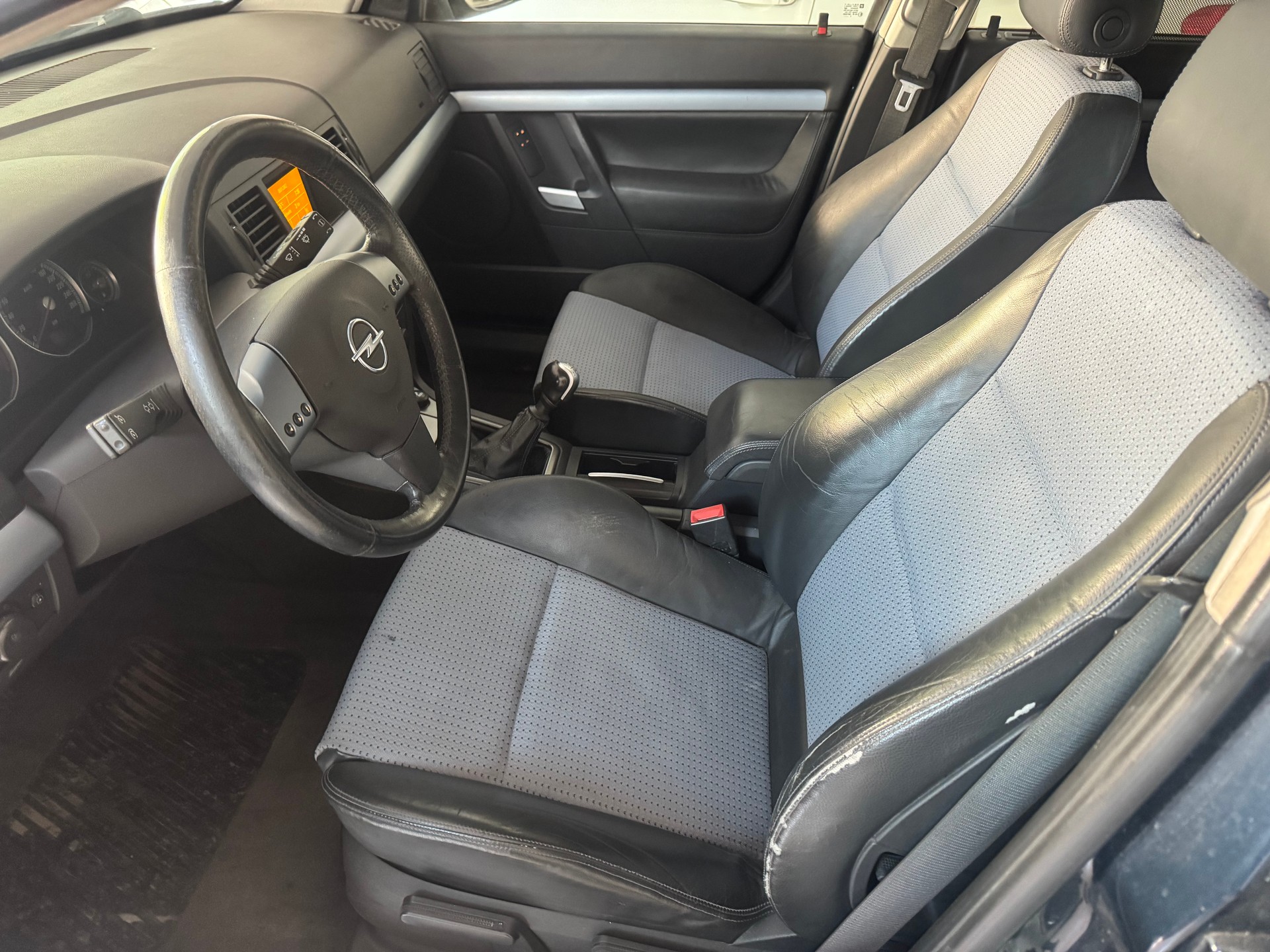 OPEL Vectra GTS 3.2 V6 Sport-image-10