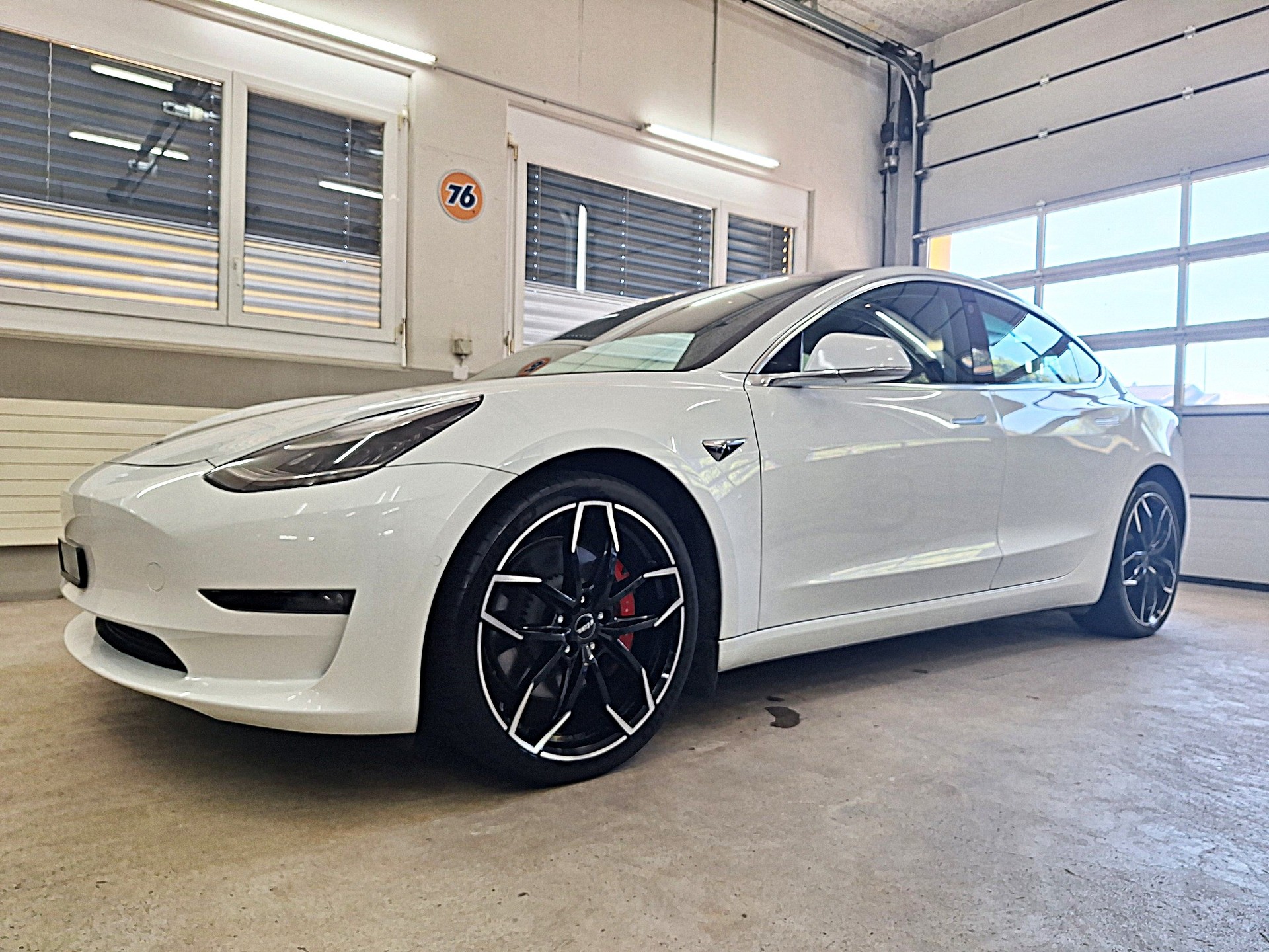 TESLA Model 3 Performance Dual Motor AWD 512PS⚡TOP ZUSTAND & FRISCH AB MFK⚡-showroom-element-1