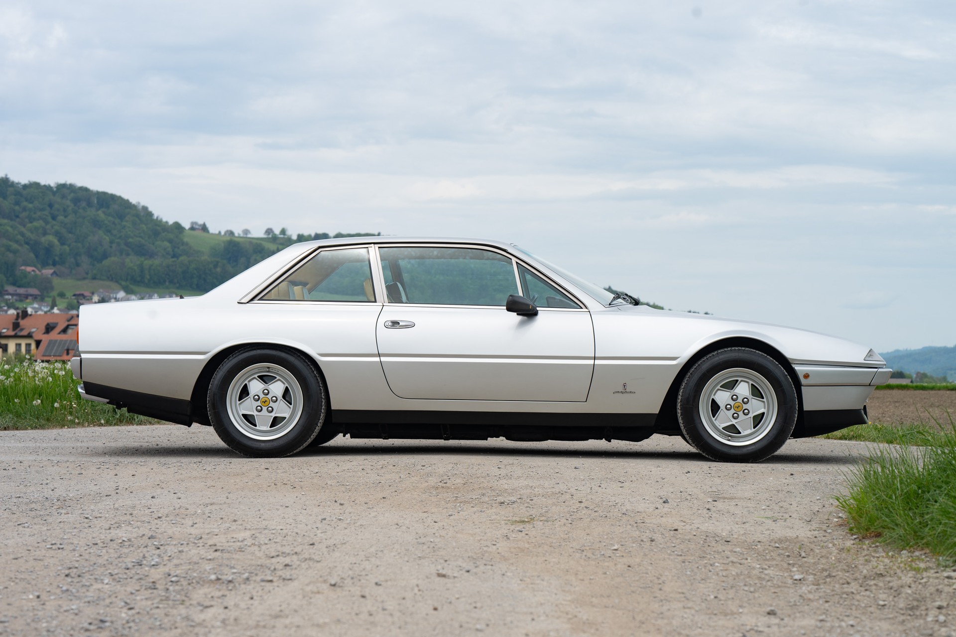 FERRARI 412-image-5