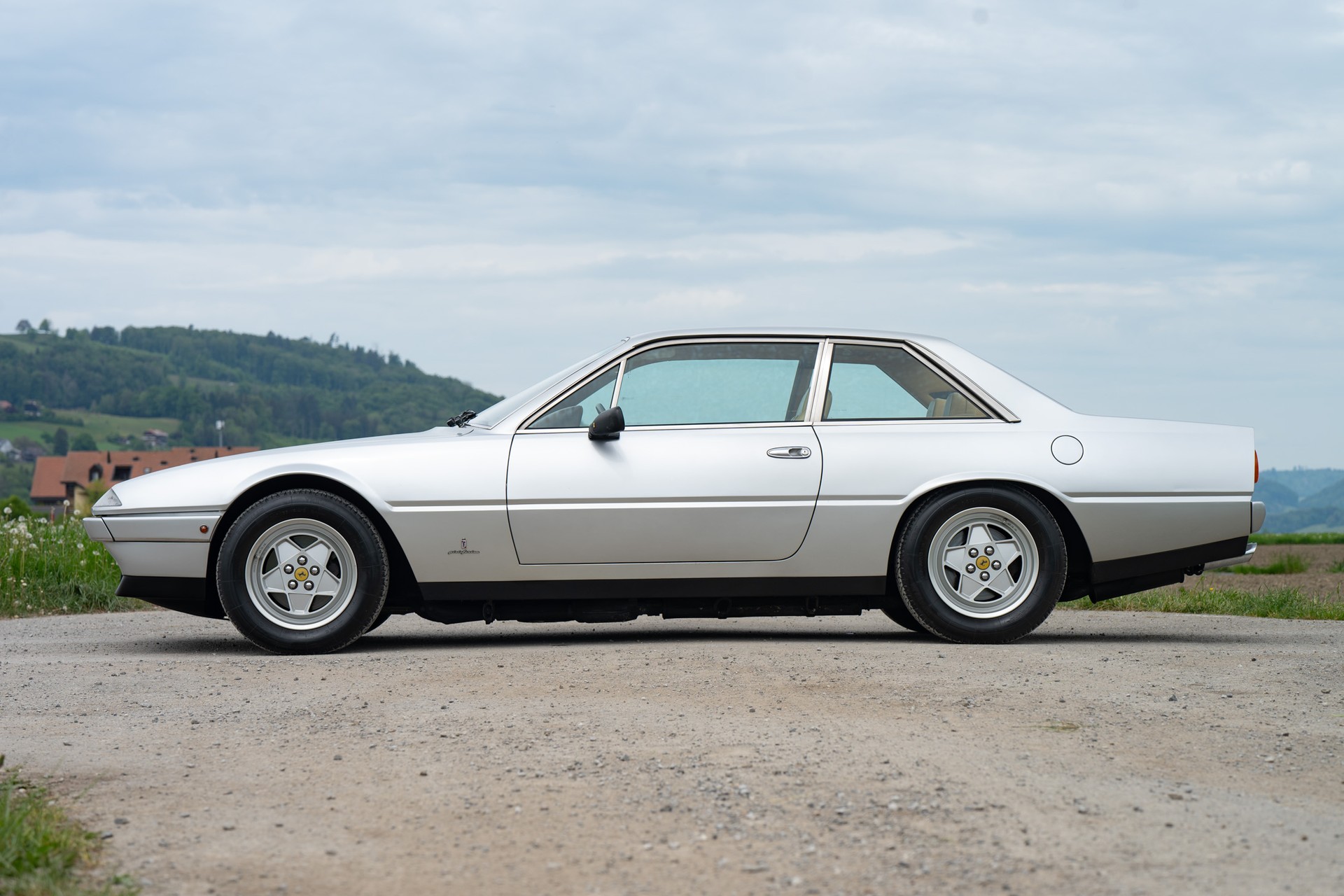 FERRARI 412-image-4