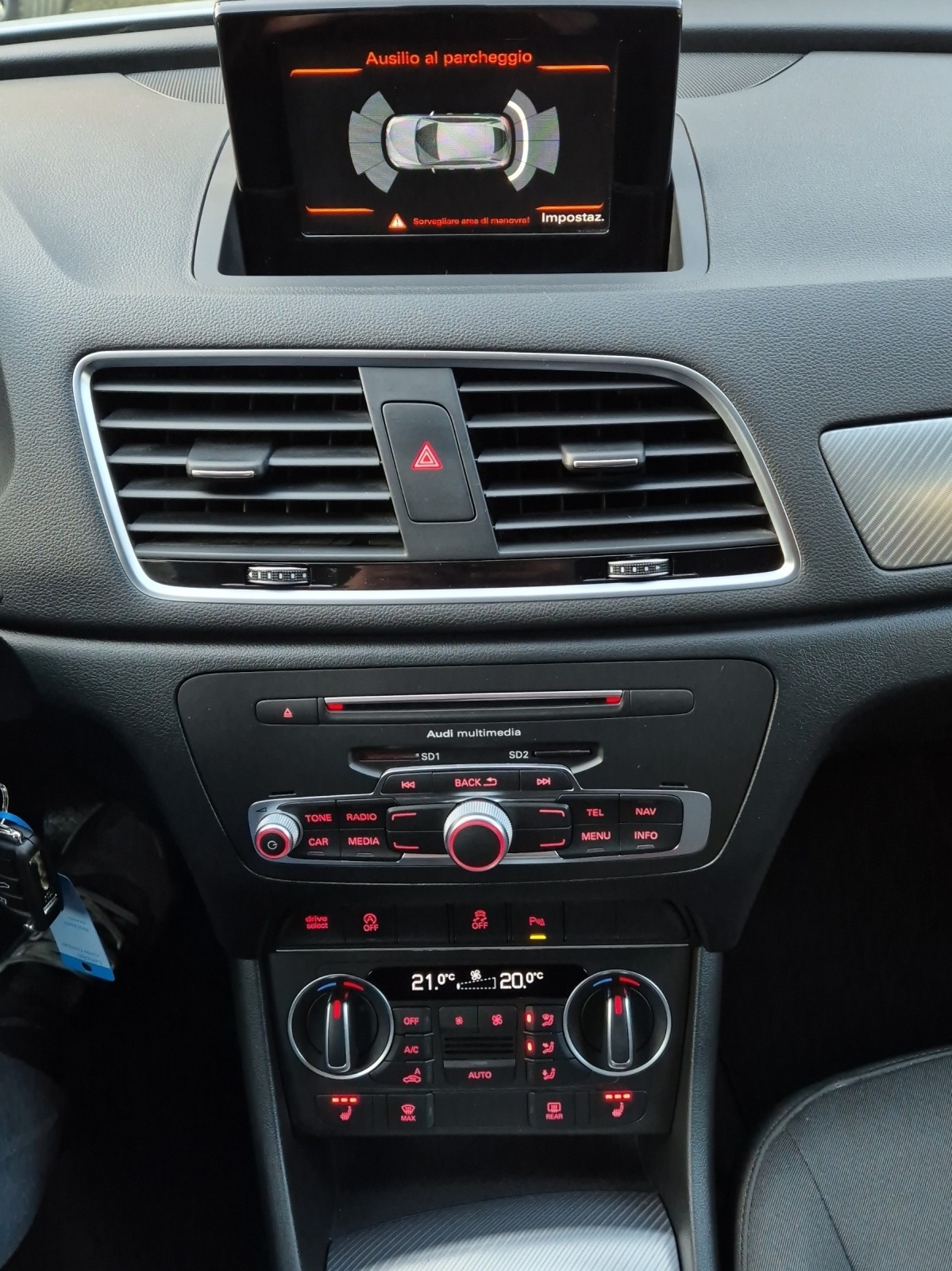 AUDI Q3 1.4 TFSI sport S-tronic-image-11