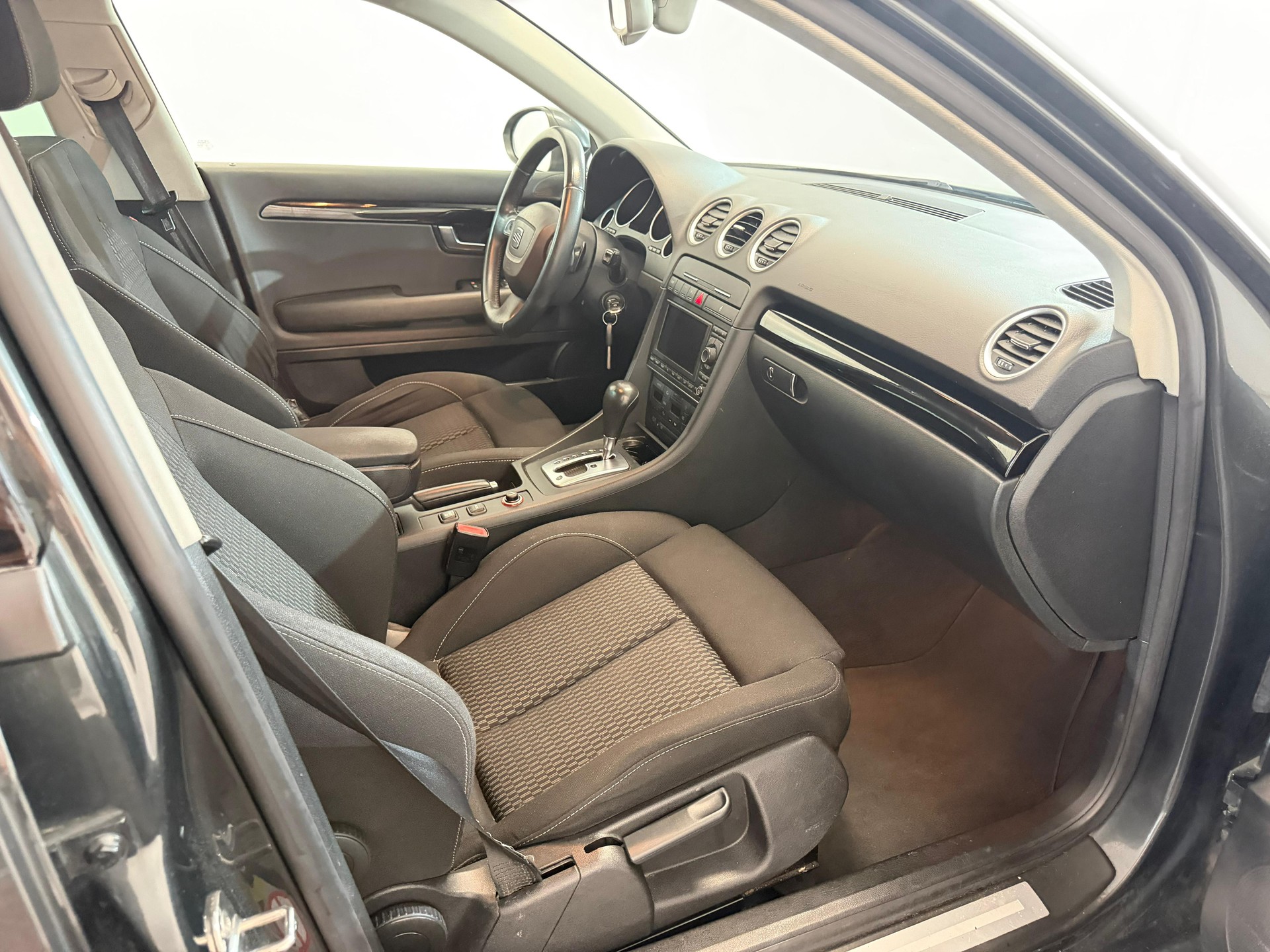 SEAT Exeo ST 2.0 TDI 143 Sport MTr-image-10