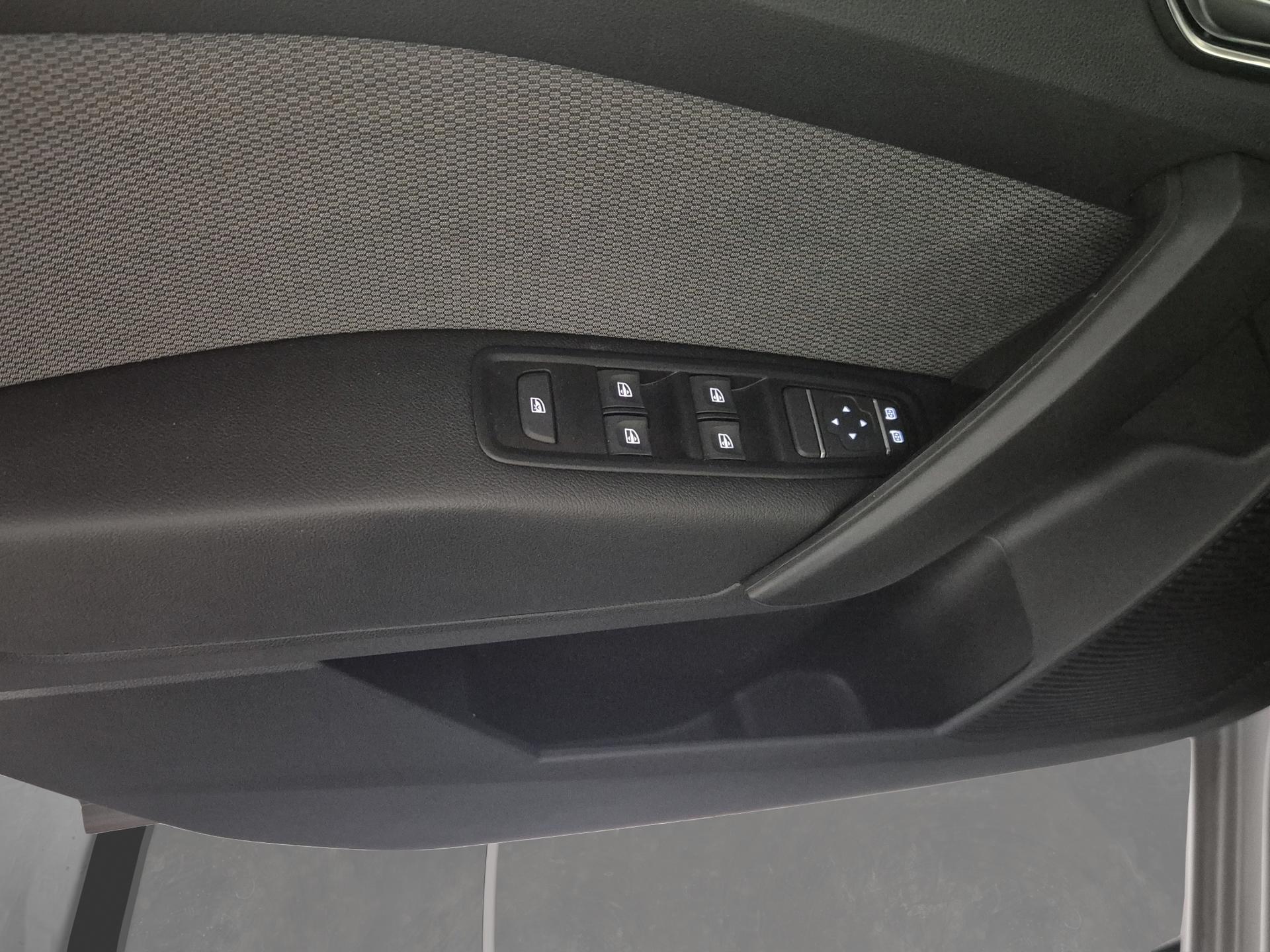 RENAULT Kangoo 1.3 TCe 130 PF Techno EDC-image-23