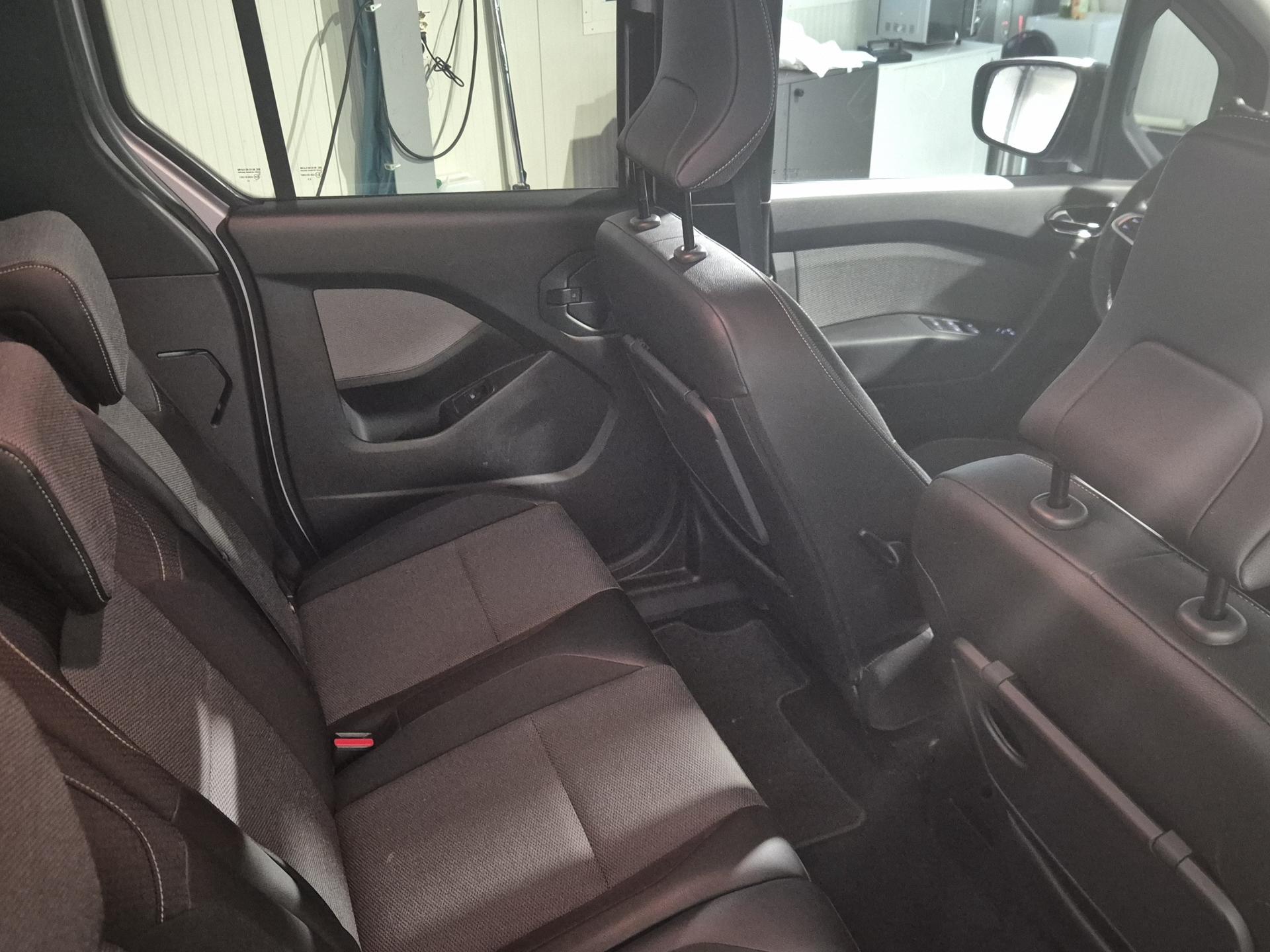 RENAULT Kangoo 1.3 TCe 130 PF Techno EDC-image-19