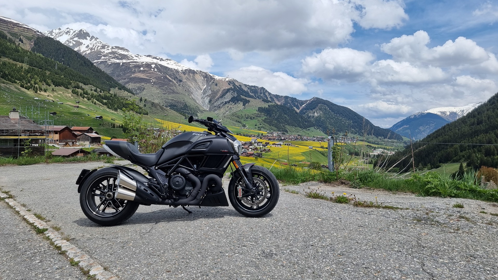 DUCATI Diavel 1200 Carbon-image-0