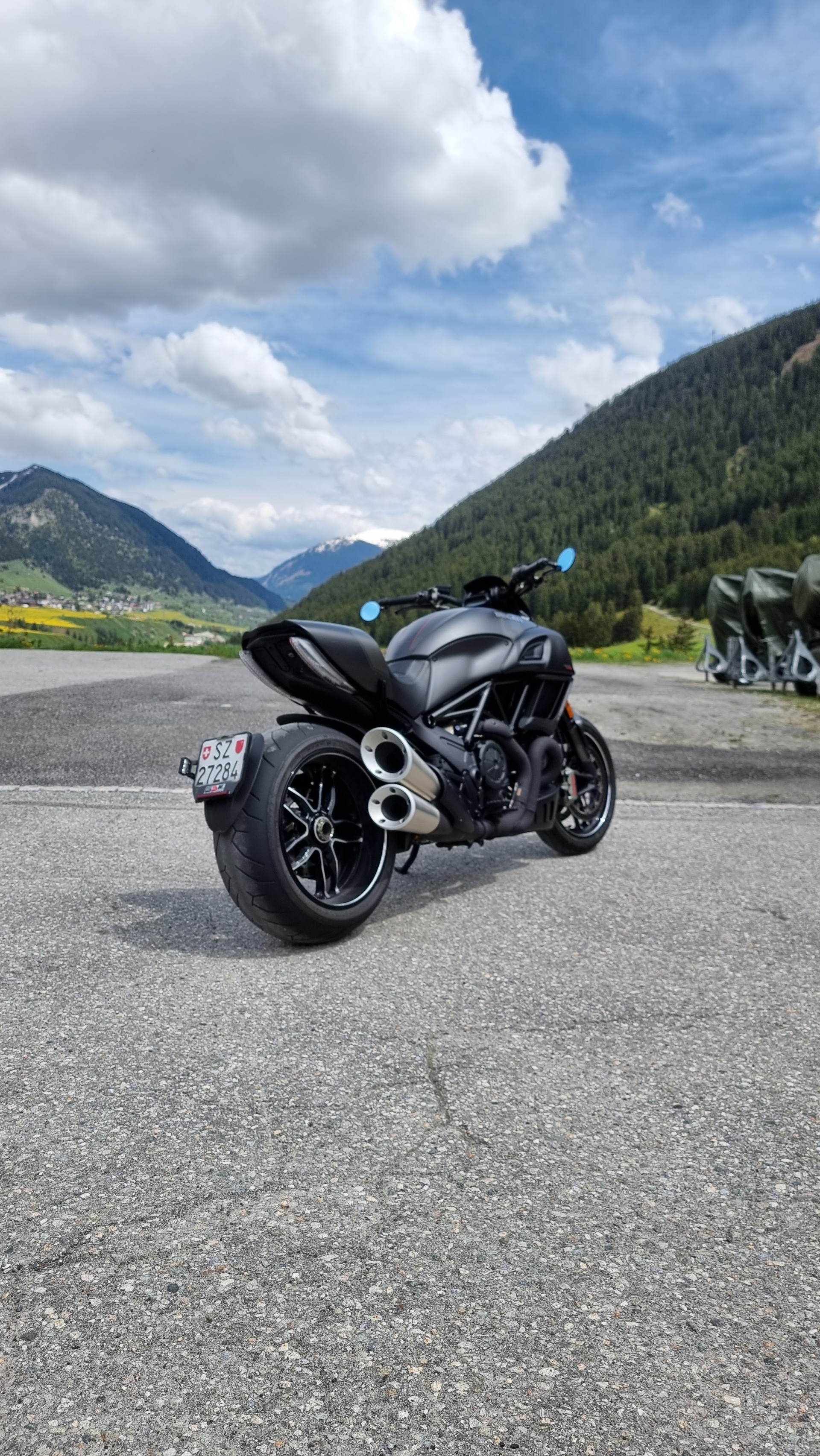 DUCATI Diavel 1200 Carbon-image-1