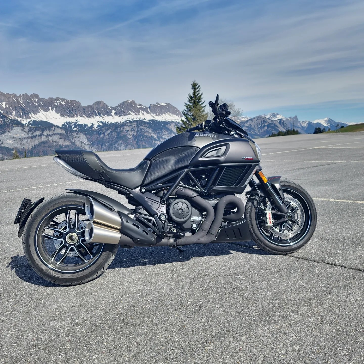 DUCATI Diavel 1200 Carbon-image-3
