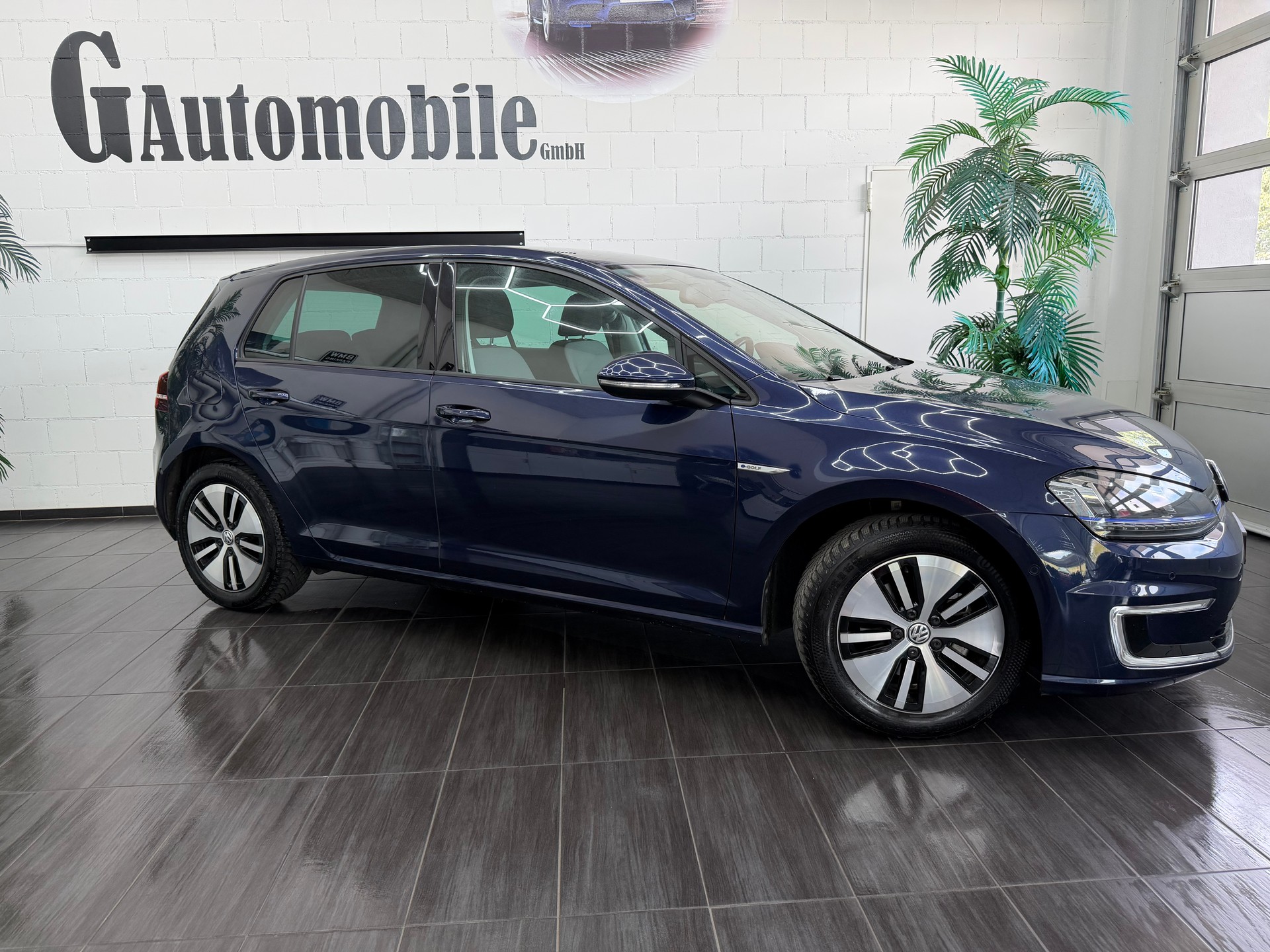 VW e-Golf ⭐️-showroom-element-2