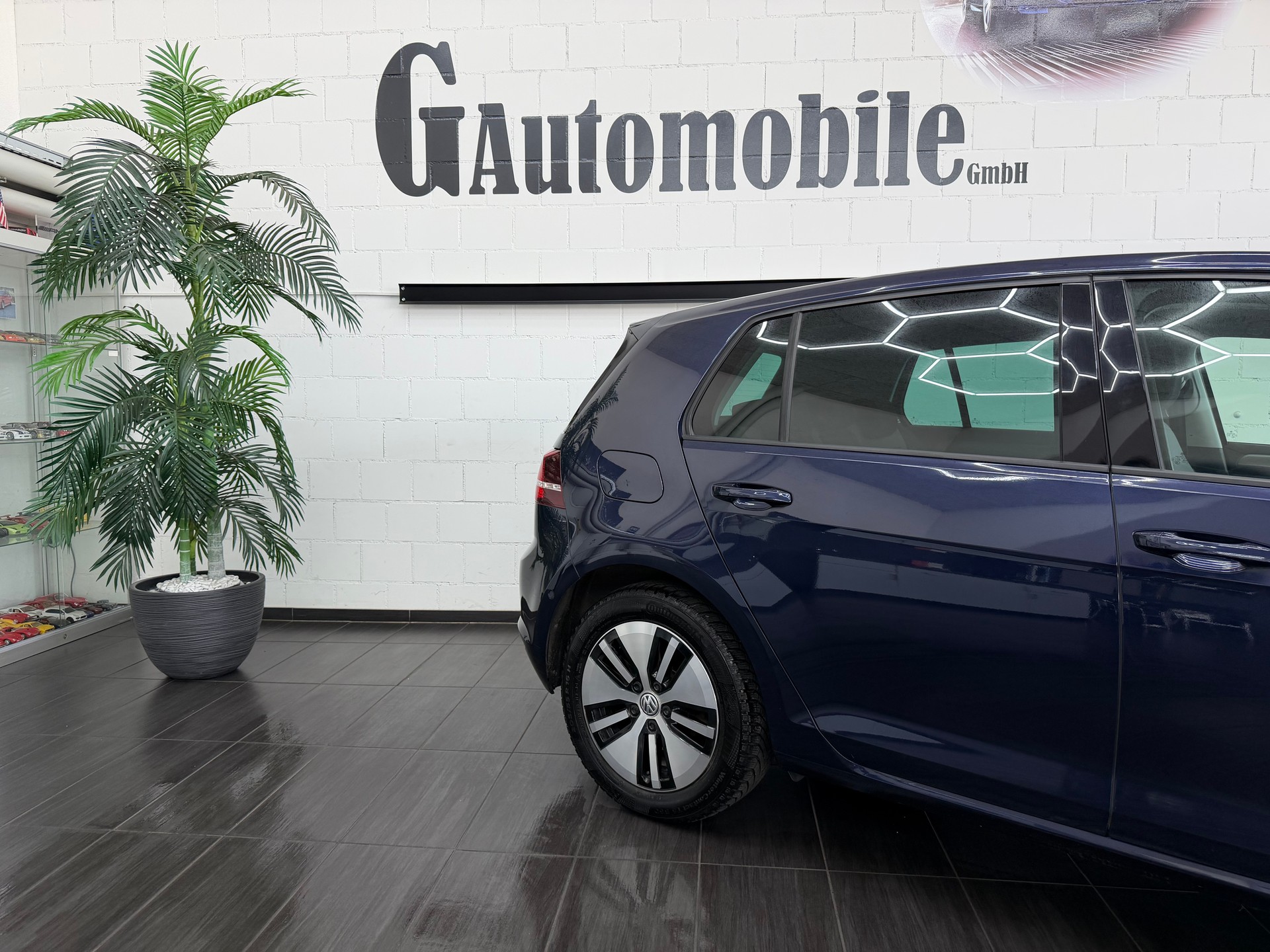 VW e-Golf ⭐️-showroom-element-3