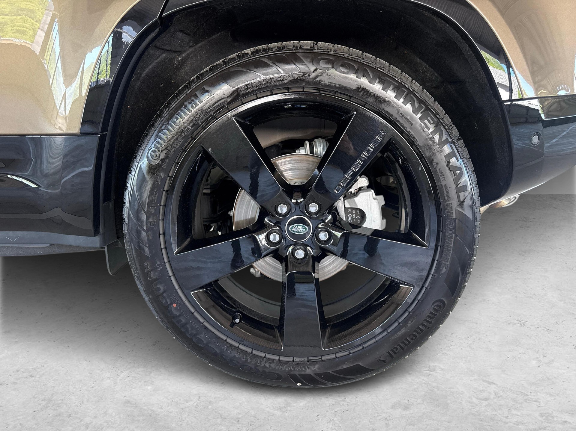 LAND ROVER Defender 110 3.0 D I6 250 X-Dynamic SE-image-12