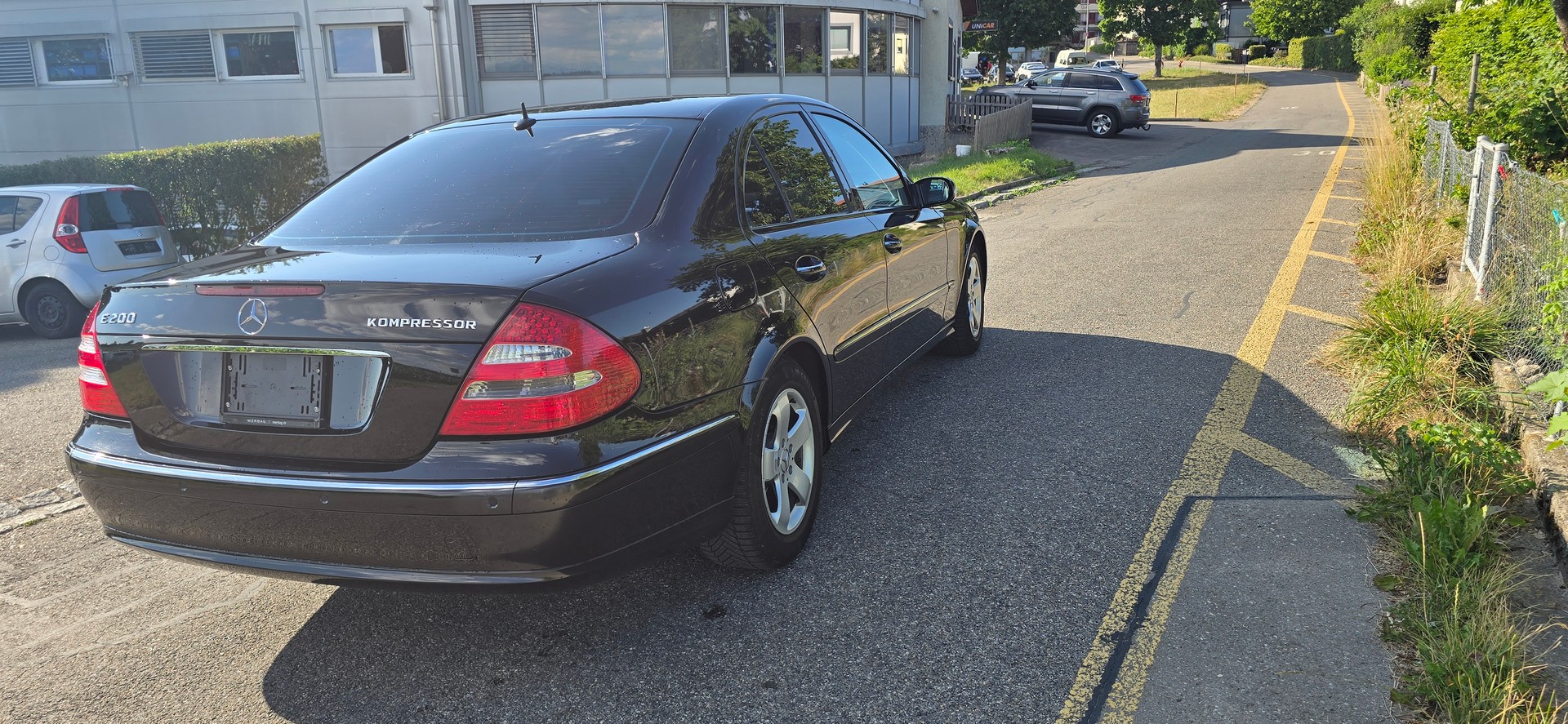 MERCEDES-BENZ E 200 Kompressor Avantgarde-image-7
