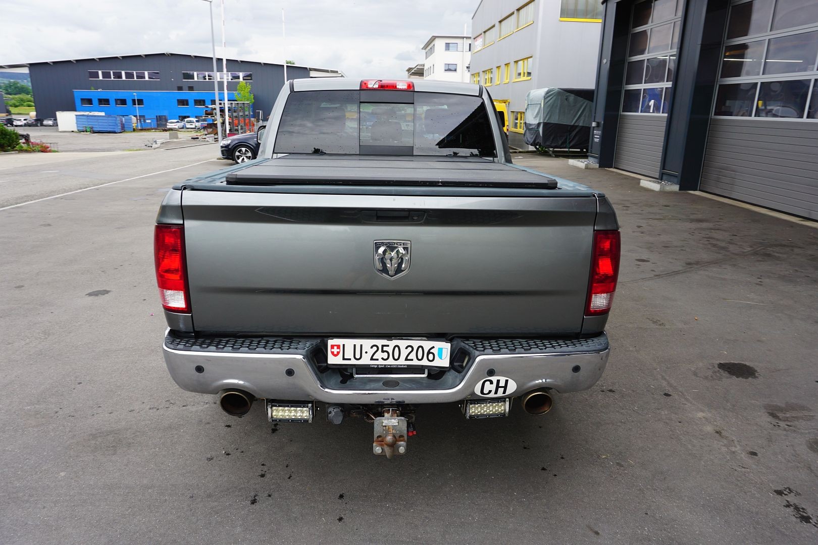 DODGE Ram Laramie-showroom-element-3