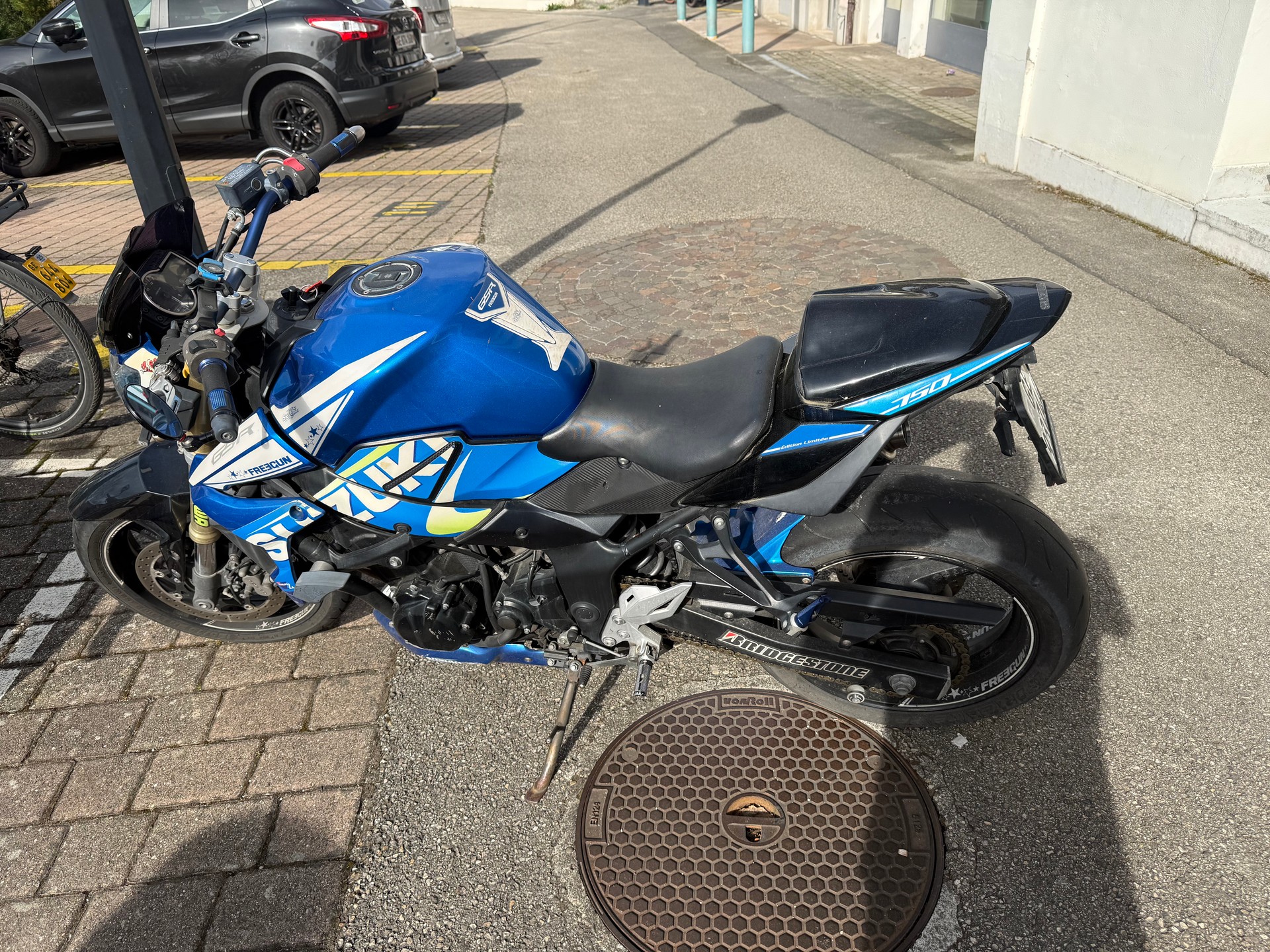 SUZUKI GSR 750 ABS-image-1
