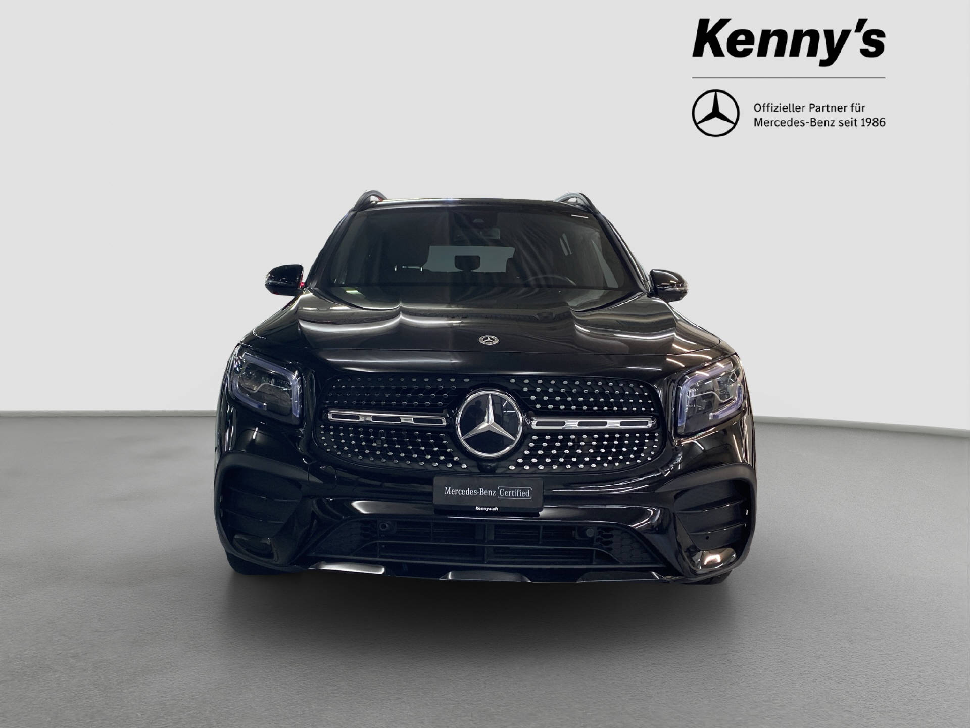 MERCEDES-BENZ GLB 250 AMG Line 4MATIC-showroom-element-1