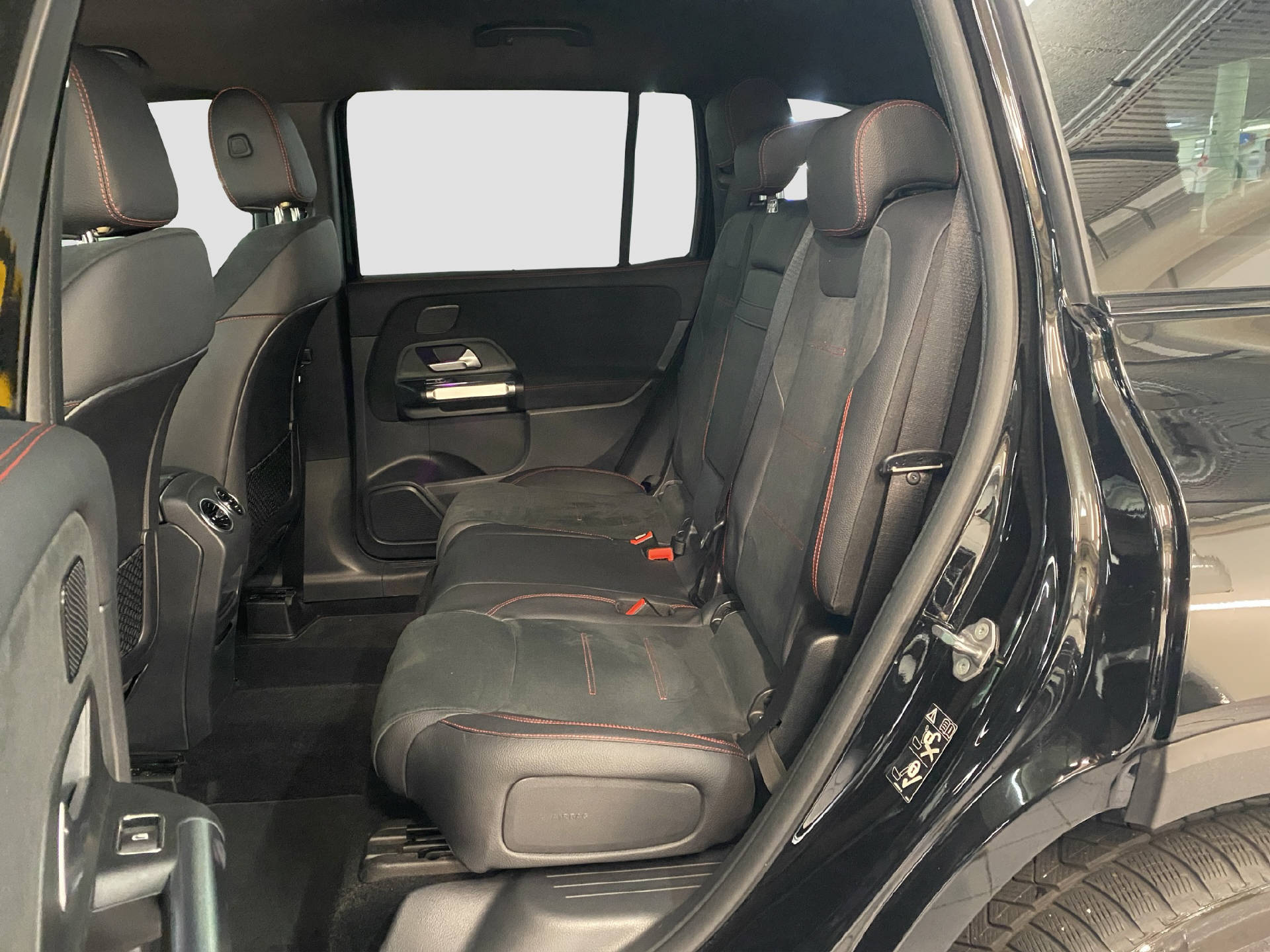 MERCEDES-BENZ GLB 250 AMG Line 4MATIC-image-11