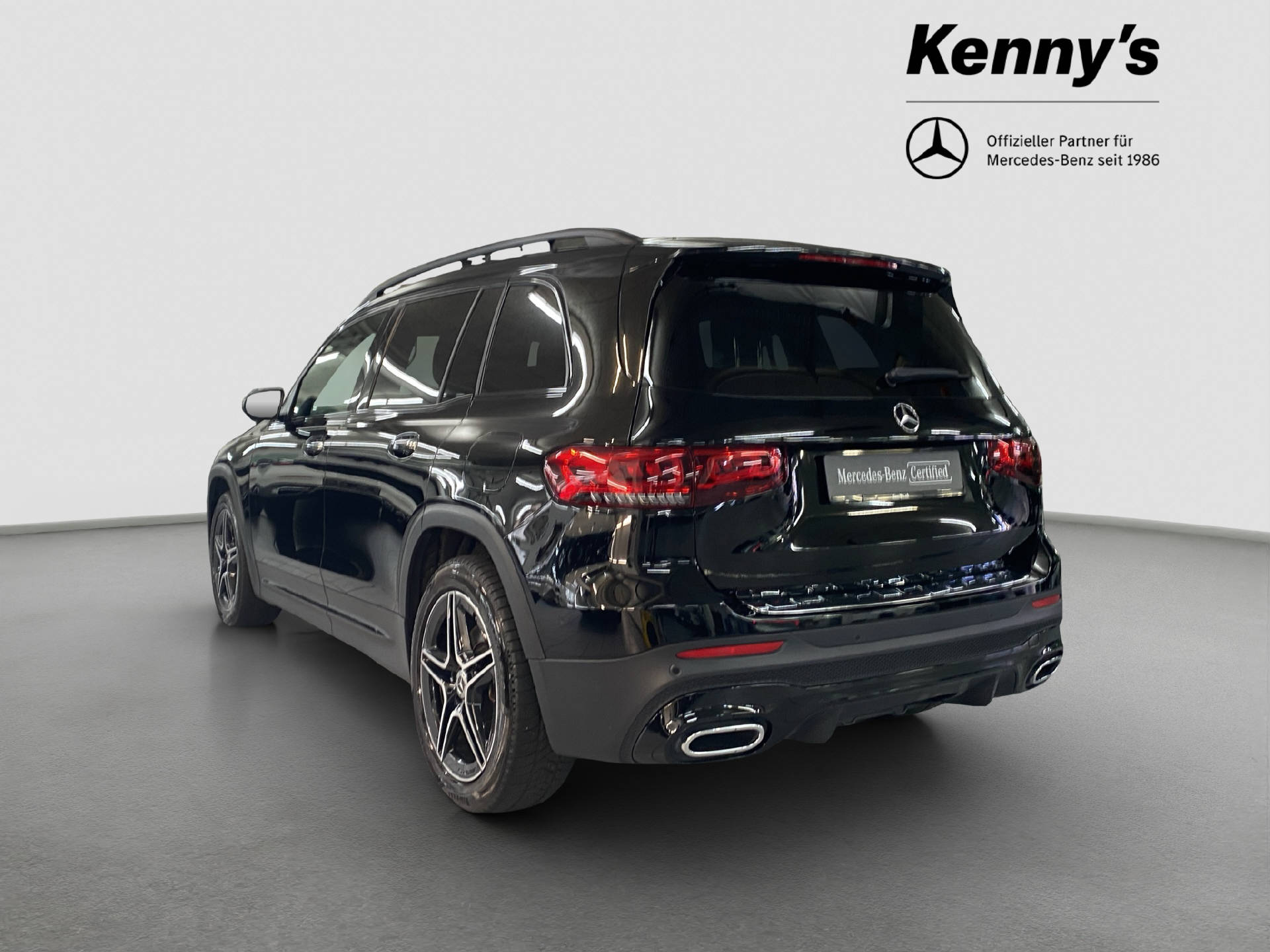 MERCEDES-BENZ GLB 250 AMG Line 4MATIC-showroom-element-3