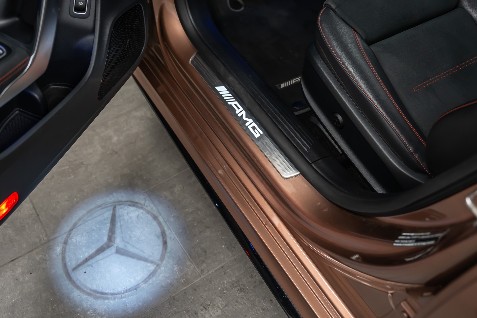 MERCEDES-BENZ CLA 35 AMG 4Matic 7G-DCT *Manufaktur*Aerodynamik-Plus*Panorama*360*-image-19