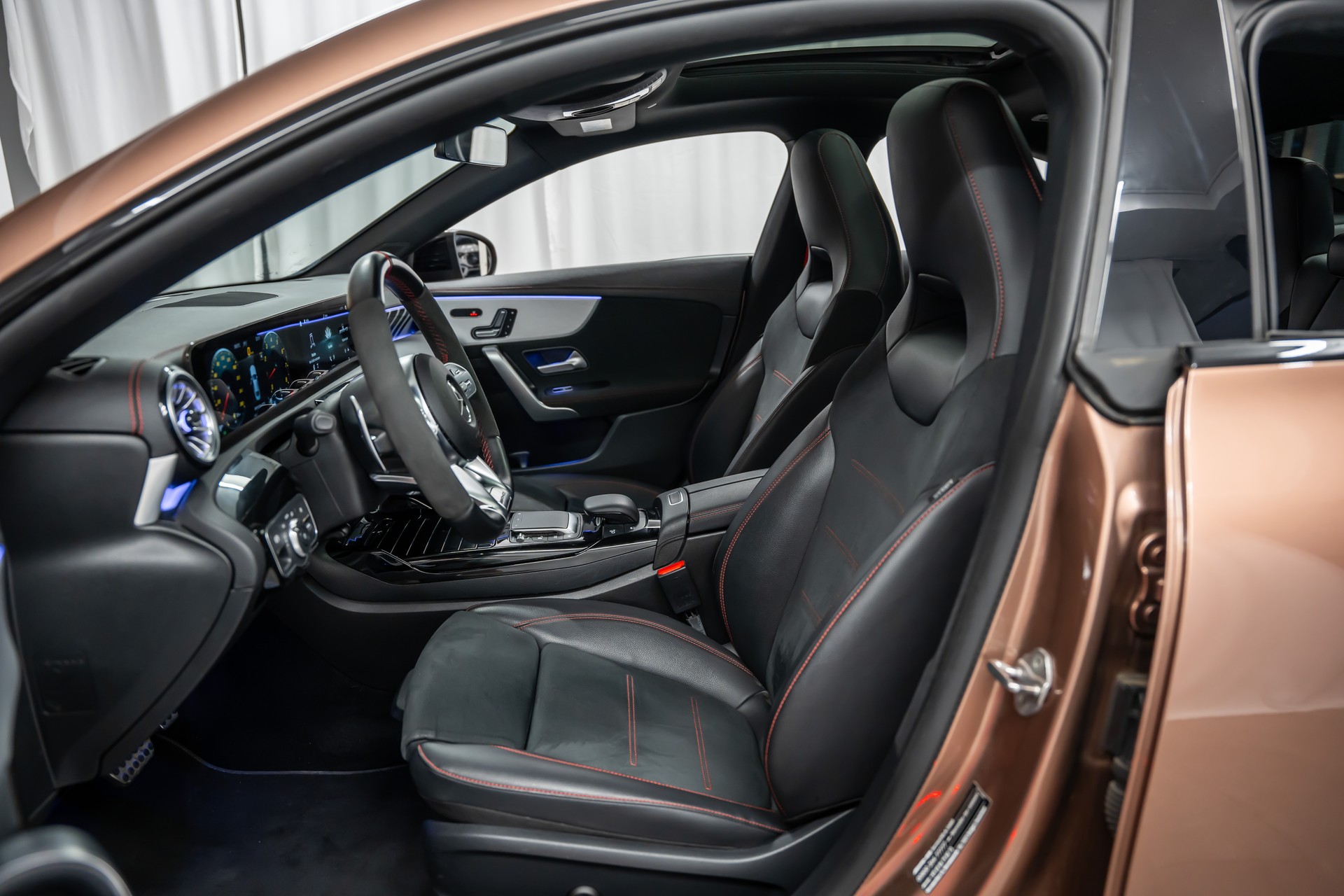 MERCEDES-BENZ CLA 35 AMG 4Matic 7G-DCT *Manufaktur*Aerodynamik-Plus*Panorama*360*-image-12
