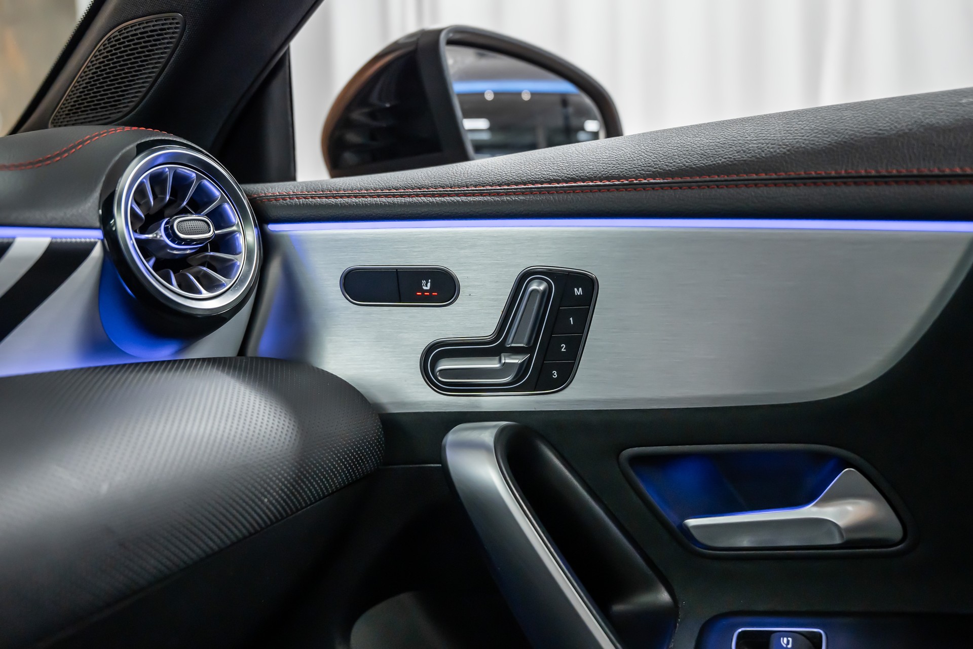 MERCEDES-BENZ CLA 35 AMG 4Matic 7G-DCT *Manufaktur*Aerodynamik-Plus*Panorama*360*-image-26