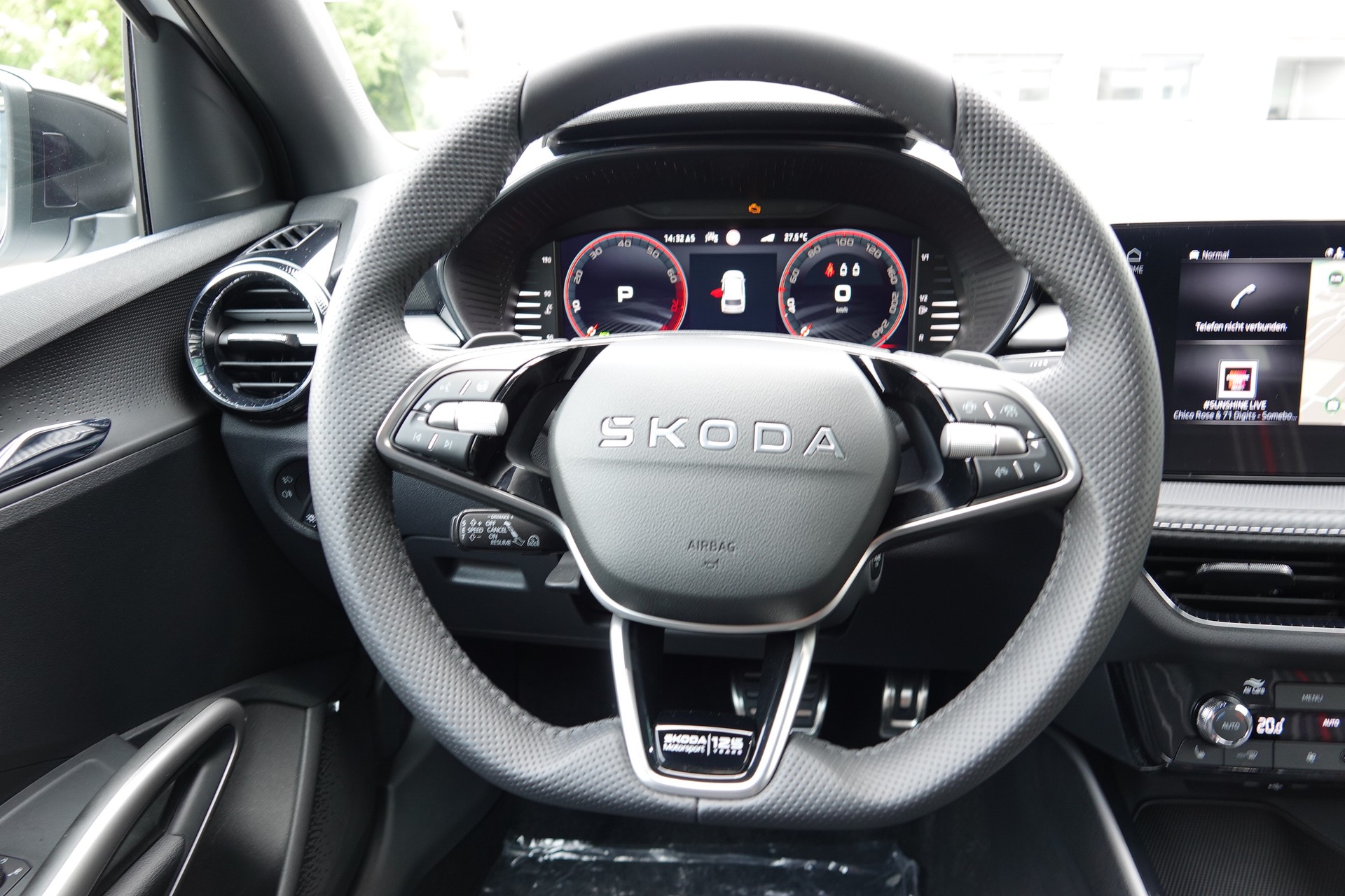 SKODA Fabia 1.5 TSI Motorsport Edition DSG-image-12