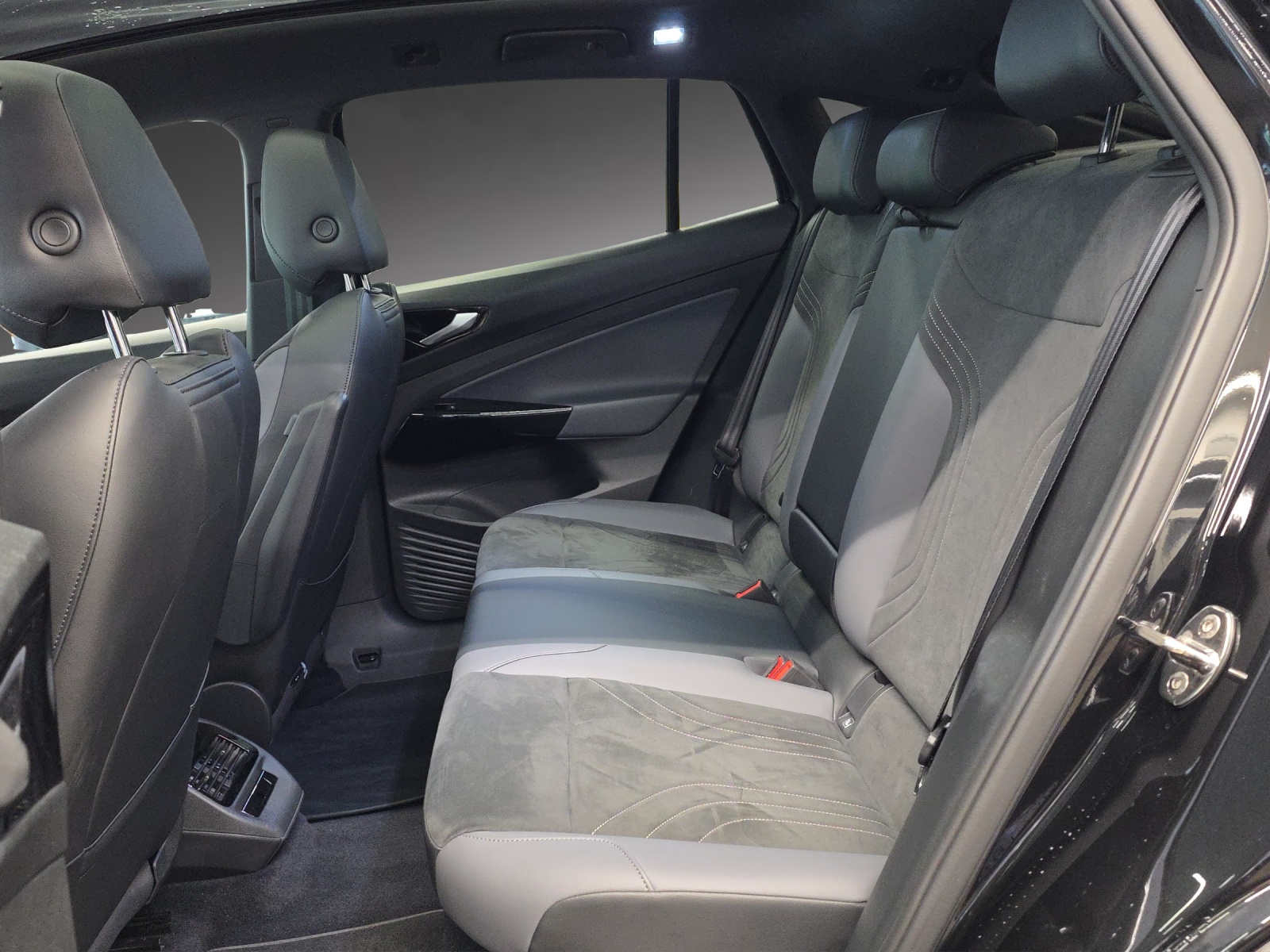 VW ID.5 Pro Performance 77 kWh 75 Edition-image-6