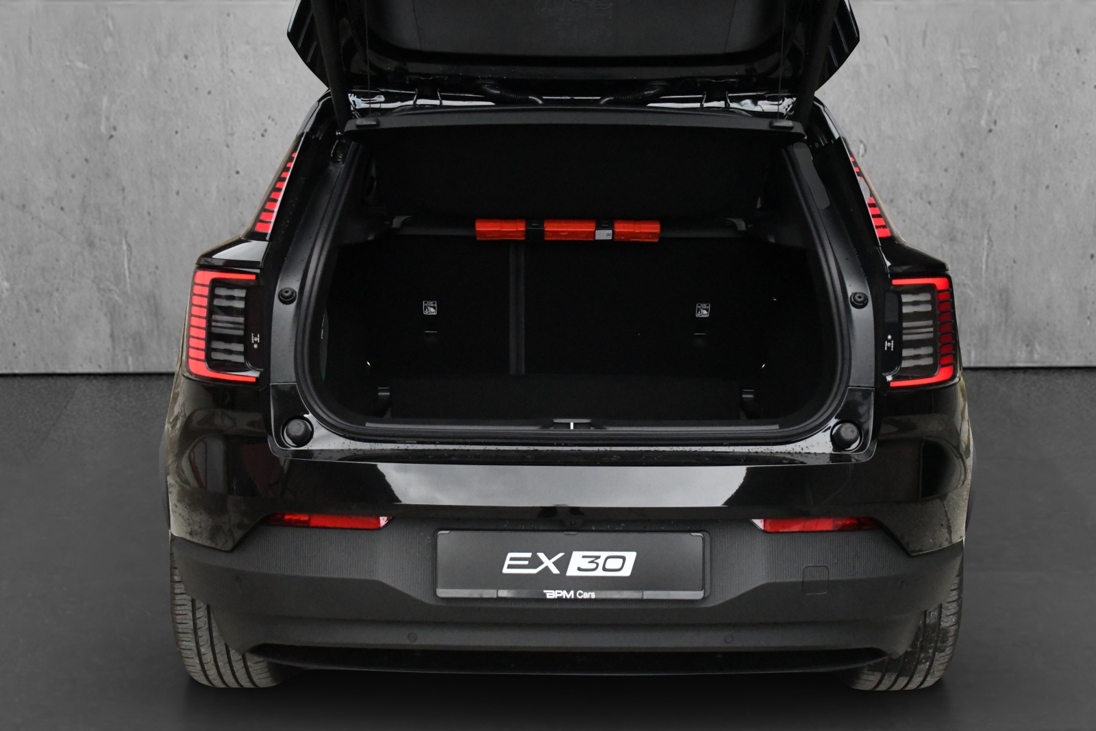 VOLVO EX30 E60 69kWh Twin Plus-image-13