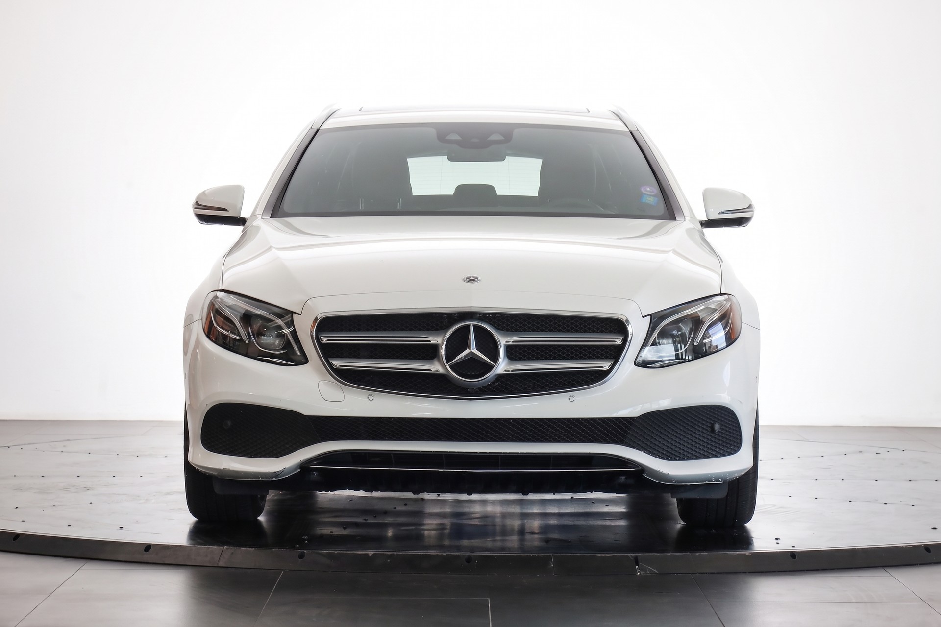 MERCEDES-BENZ E 200 Avantgarde 4 Matic 9G-Tronic-showroom-element-1