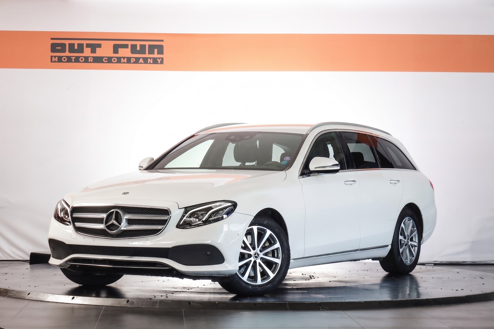 MERCEDES-BENZ E 200 Avantgarde 4 Matic 9G-Tronic