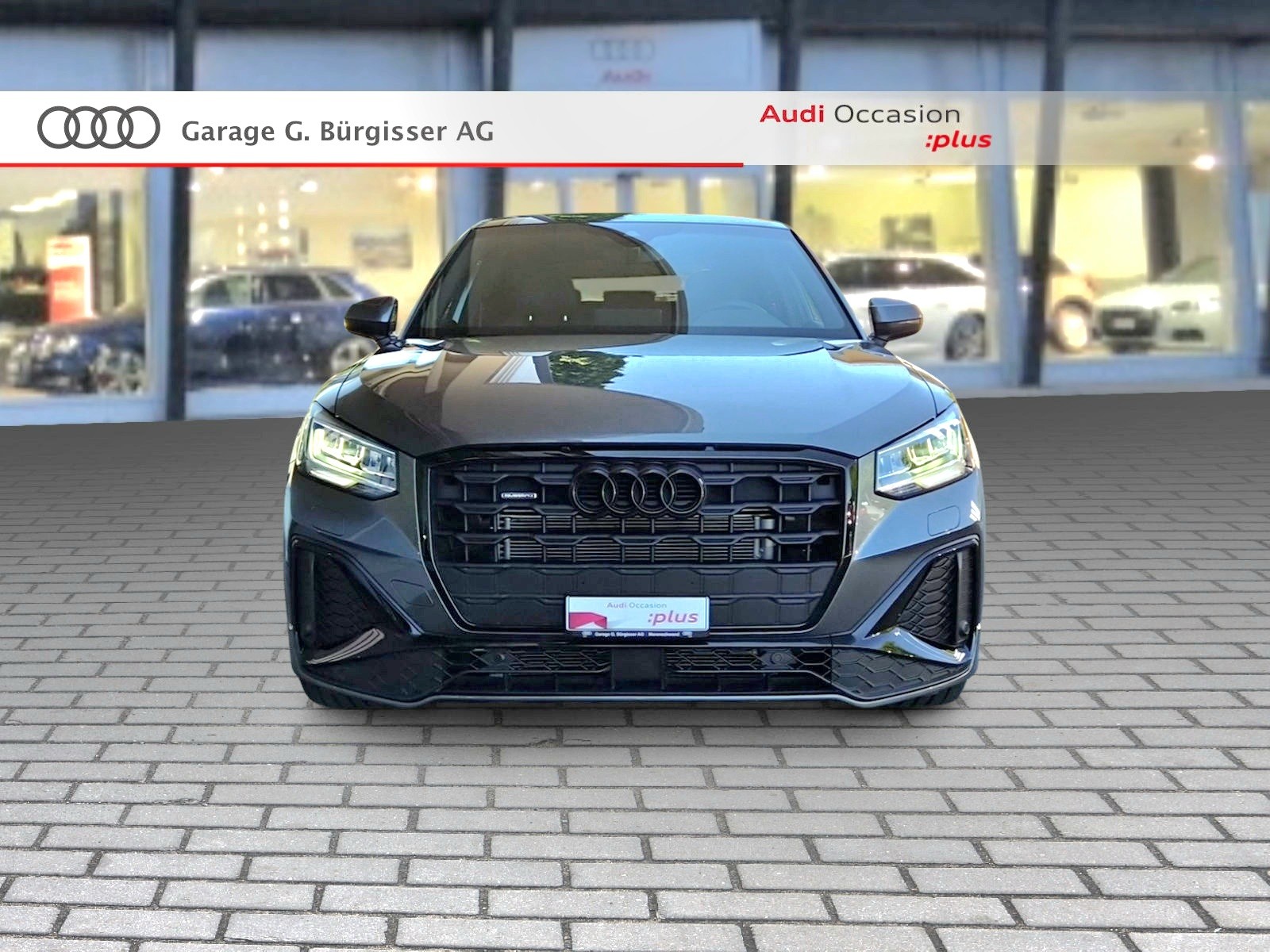 AUDI Q2 40 TFSI S line Attraction quattro S-tronic Daytonagrau Perleffekt-showroom-element-1