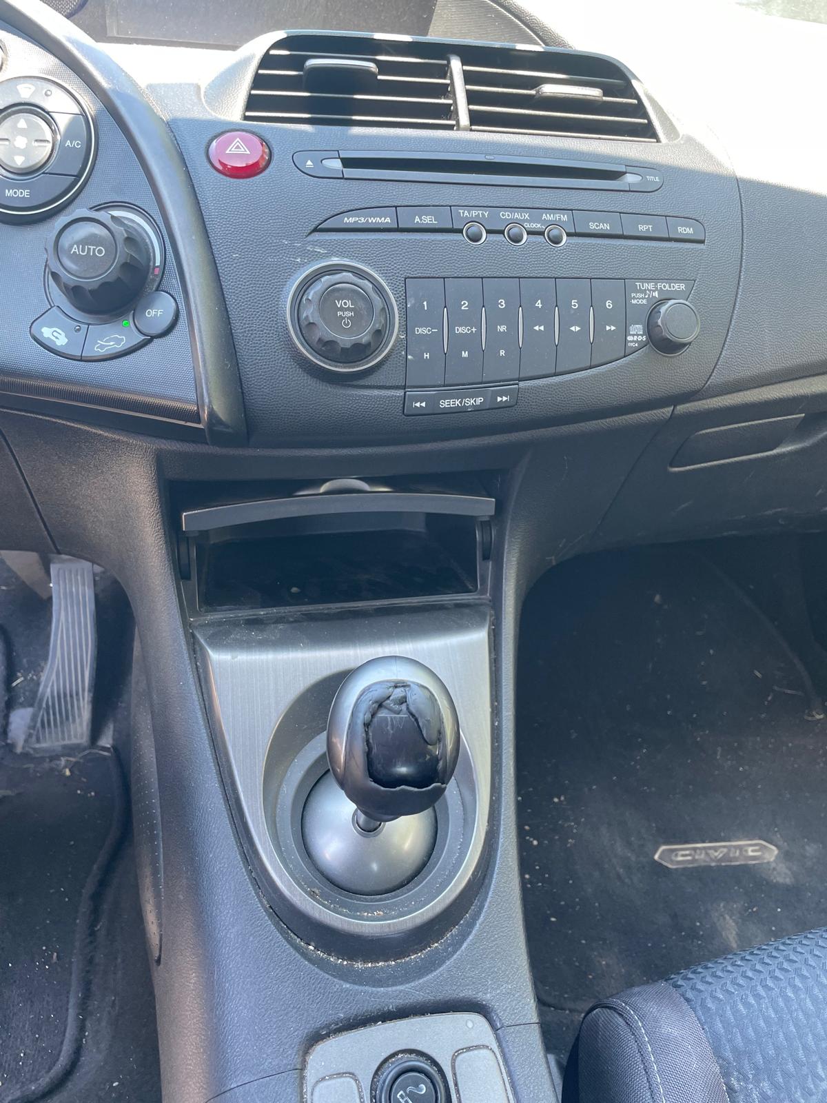 HONDA Civic 1.4i Comfort-image-13