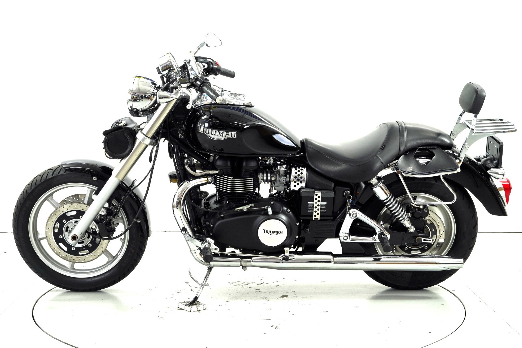 TRIUMPH Speedmaster 900-image-4