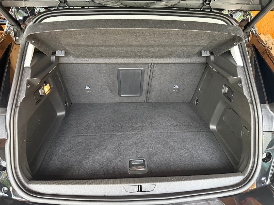 OPEL Grandland X 1.6 Hybrid4 Ultimate Automatik-image-14