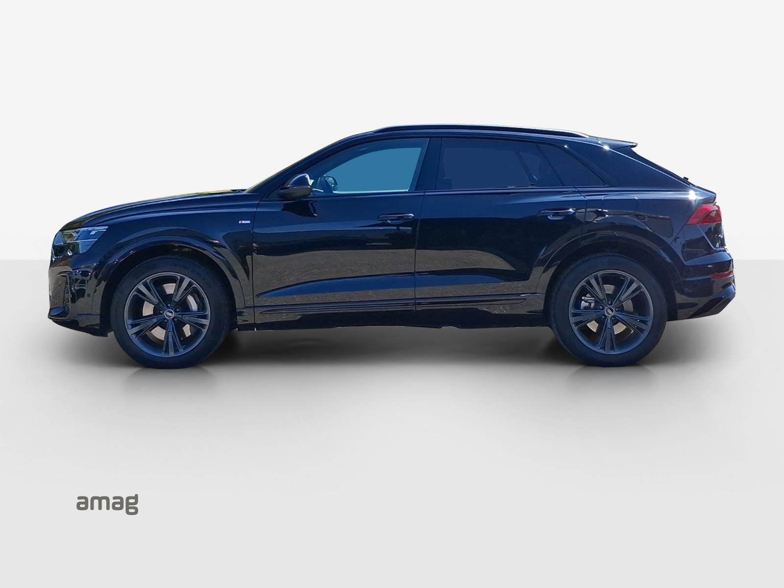AUDI Q8 SUV TFSI e quattro 290 kW Attraction tiptronic-showroom-element-1